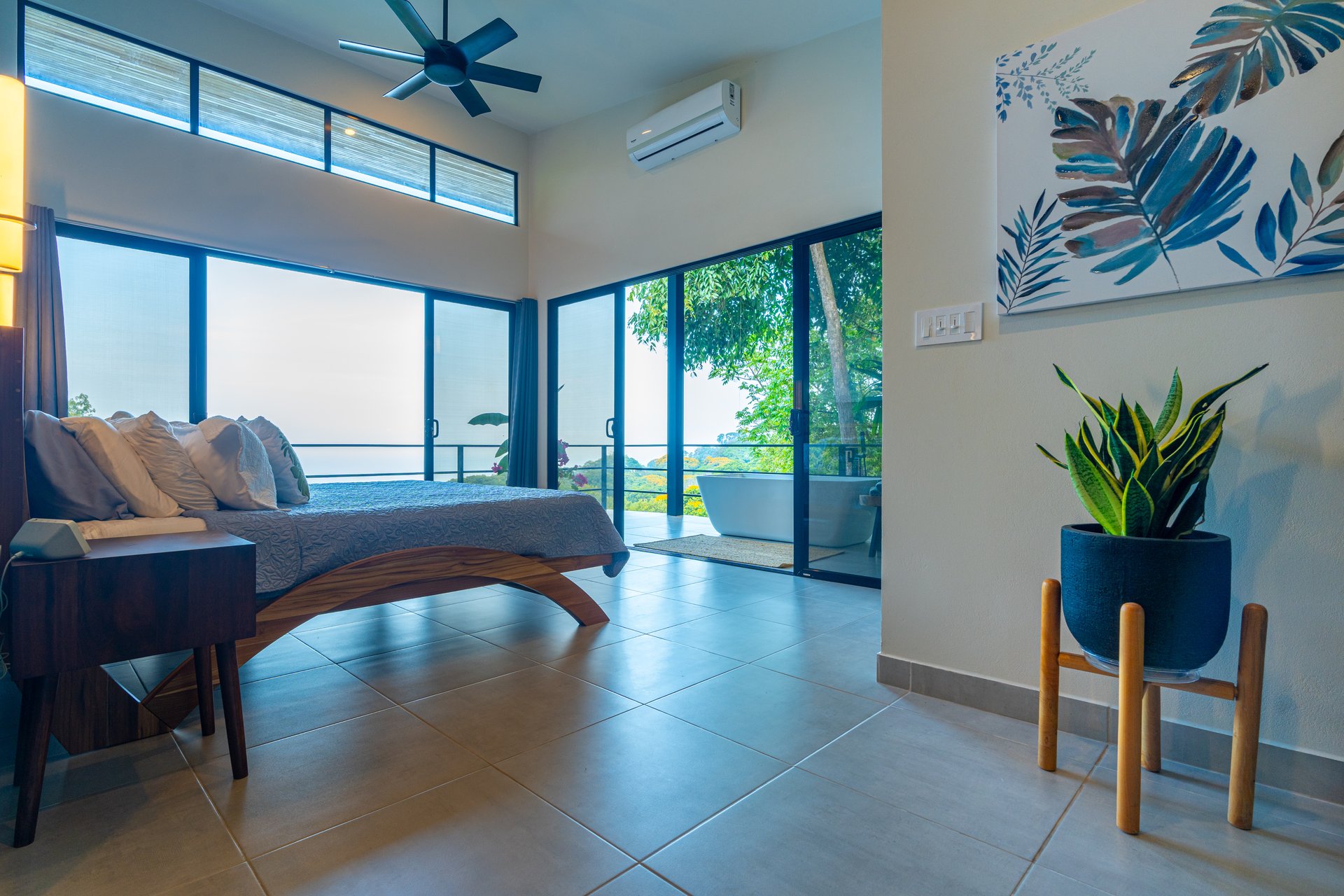 Private Ocean View Oasis- Modern & Tropical in Escaleras