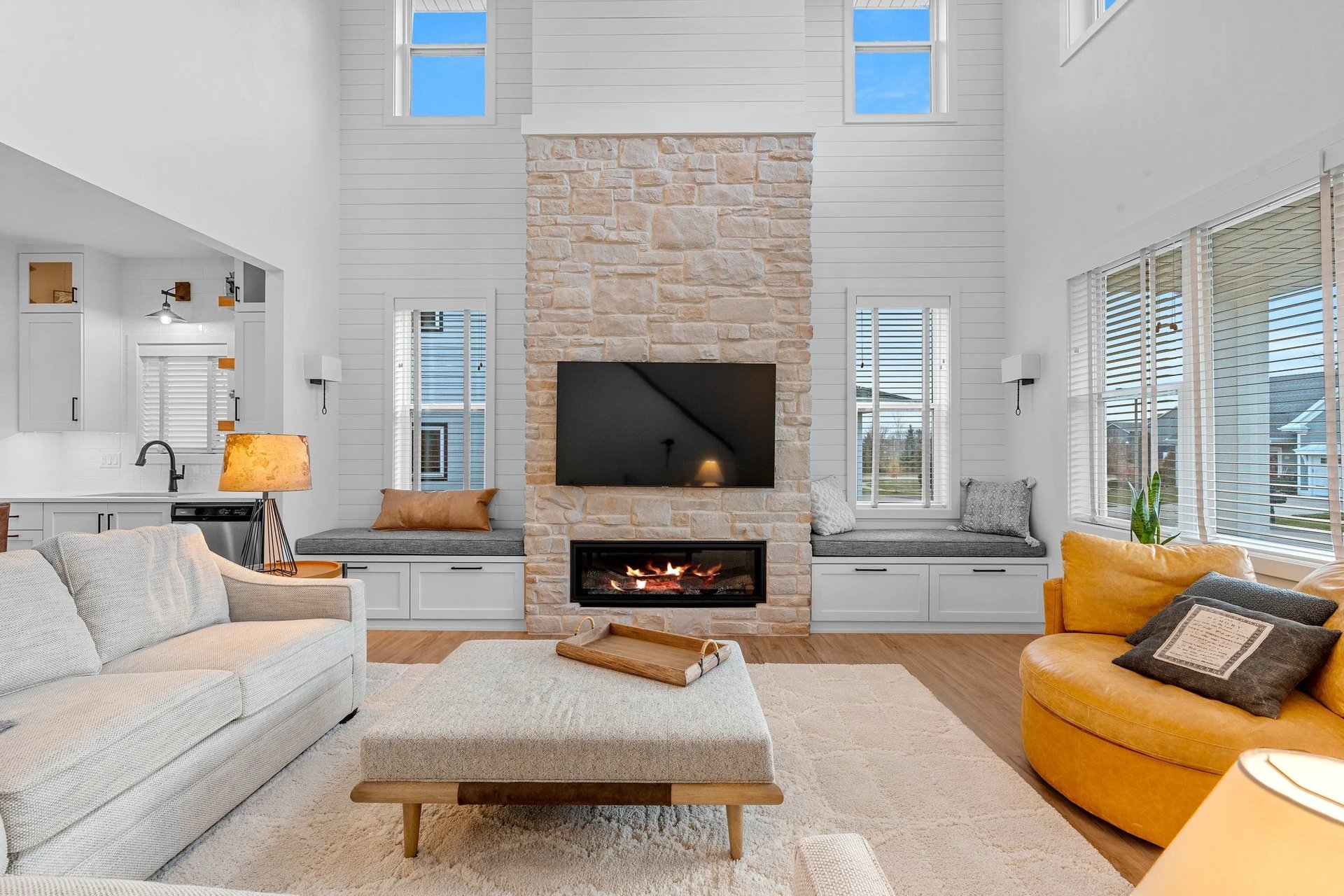 Ellis Hills - Howard Condo