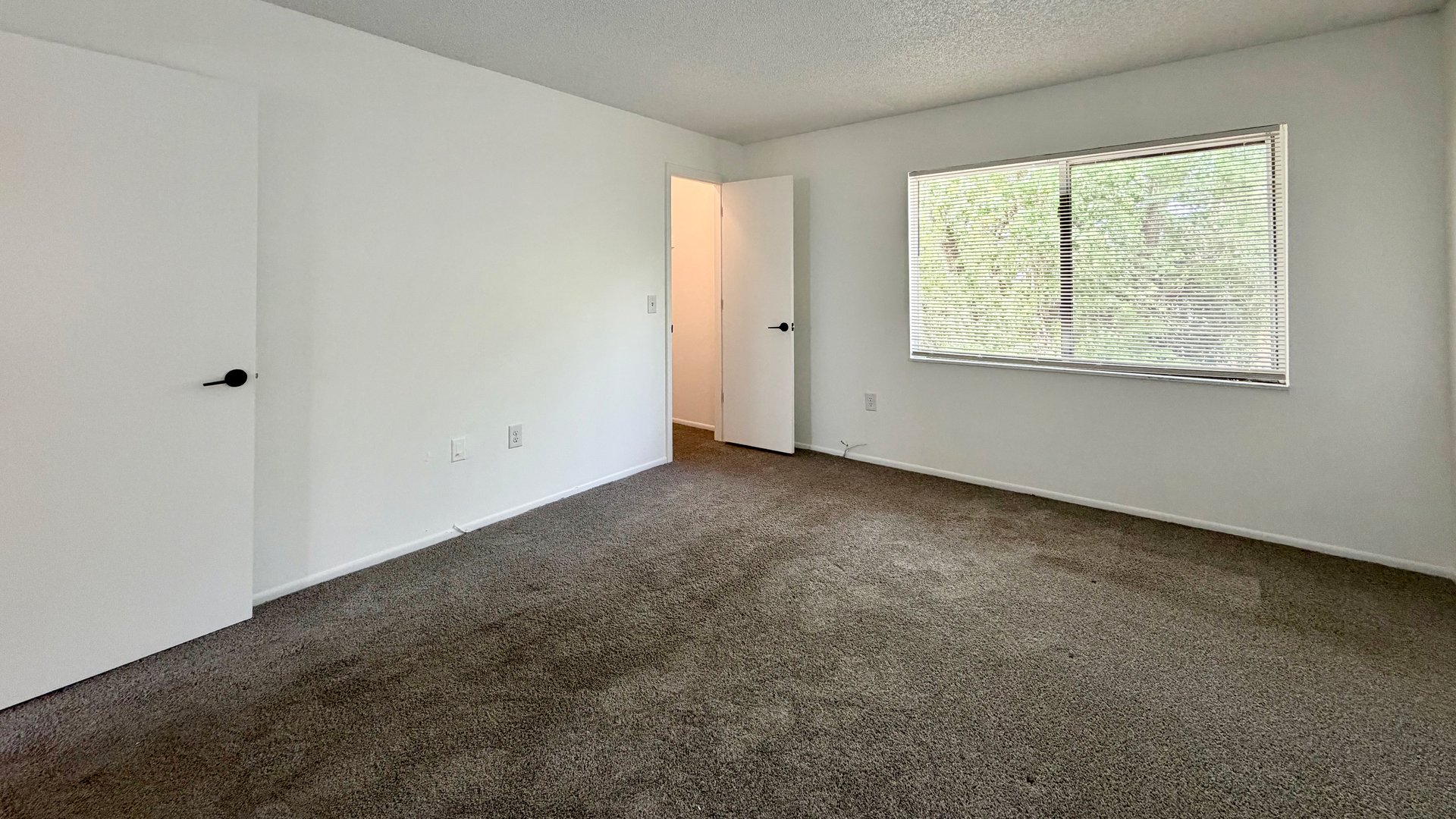 Lake Baldwin Area 2-Bedroom Townhouse for Lease