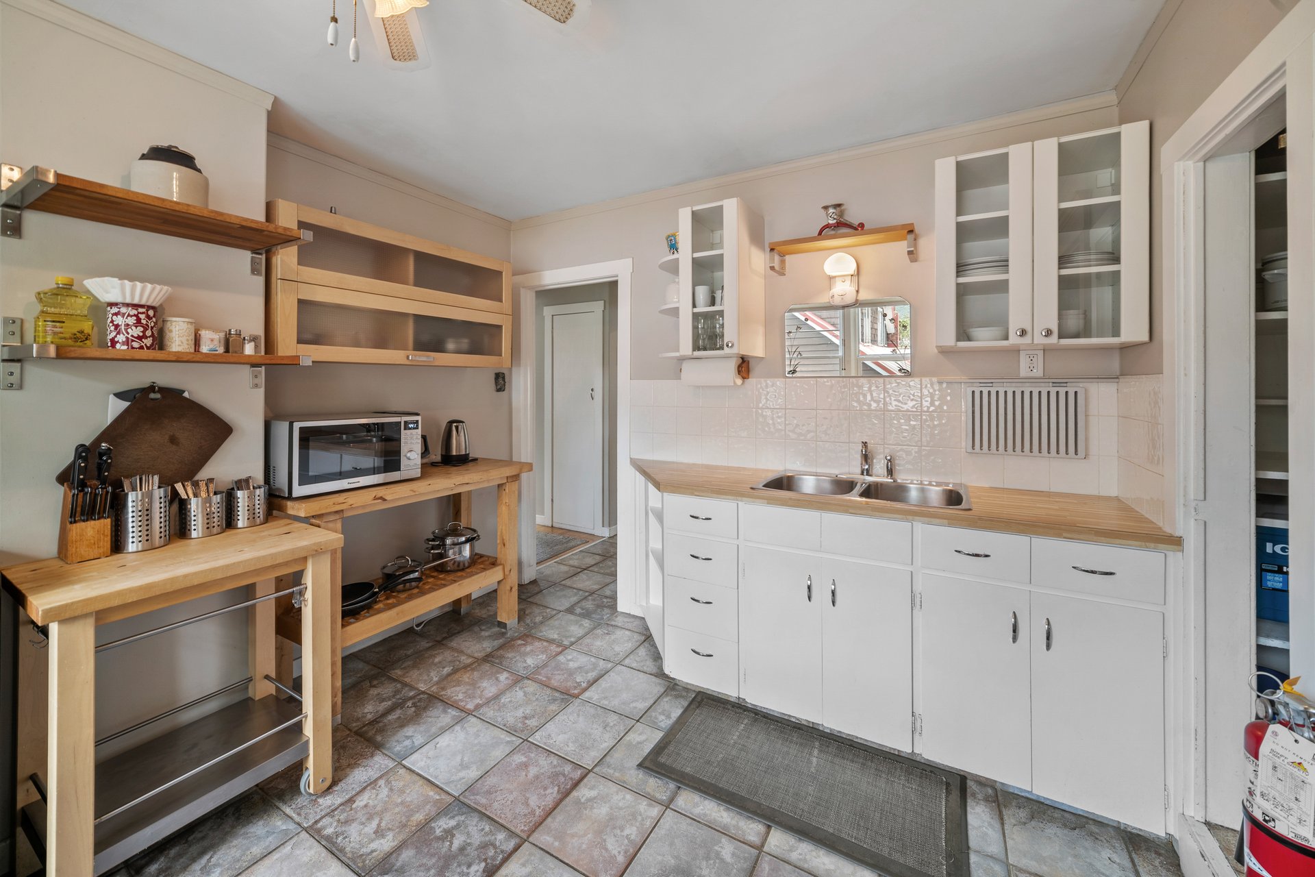 Beaver Street Cabins Banff | B&B Inn