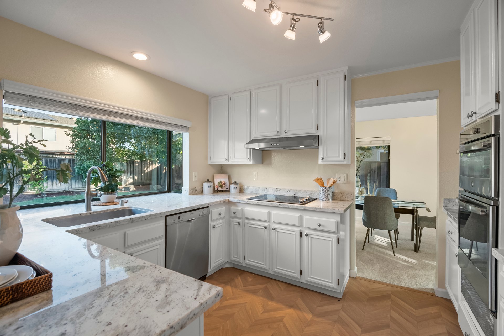5252 Rio Lobo Drive