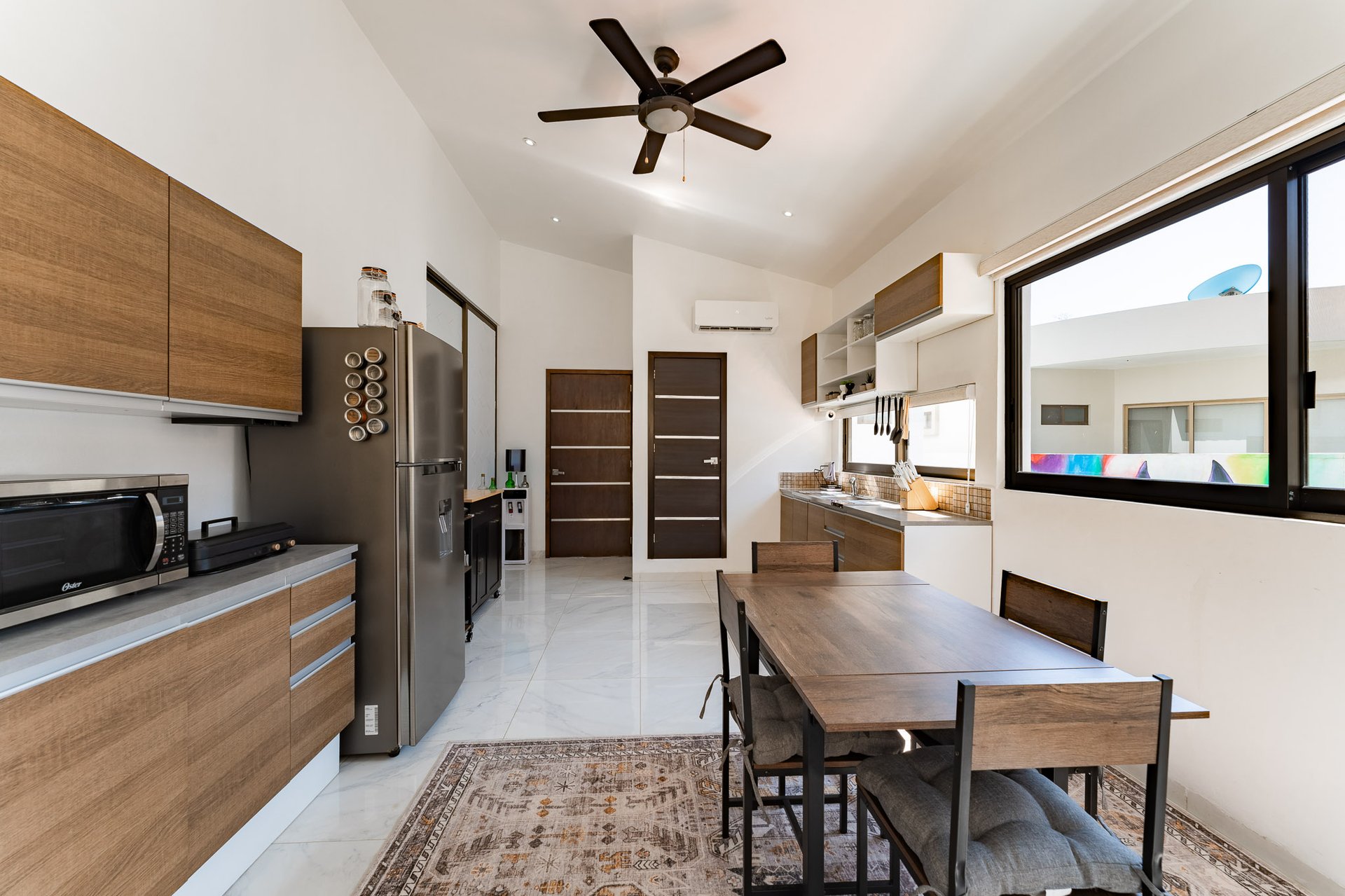 5 bedrooms, Single Family Homes, Villa de Caballos