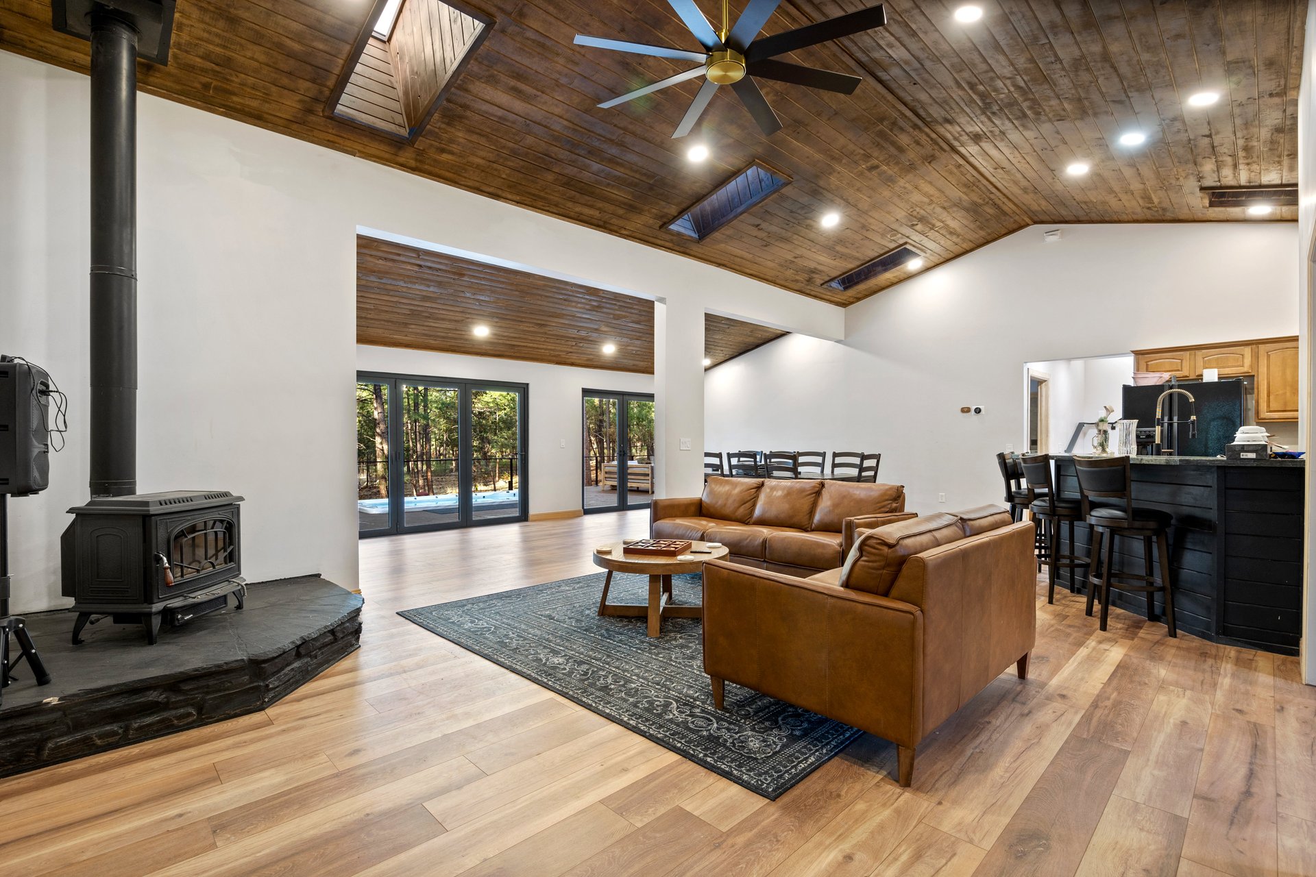 257 LONG Lane