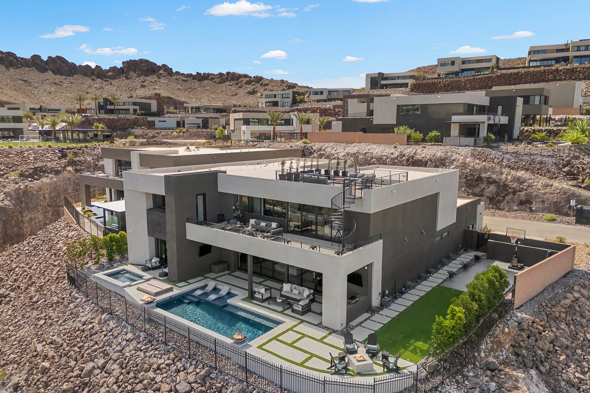 1463 Solitude Ridge Dr