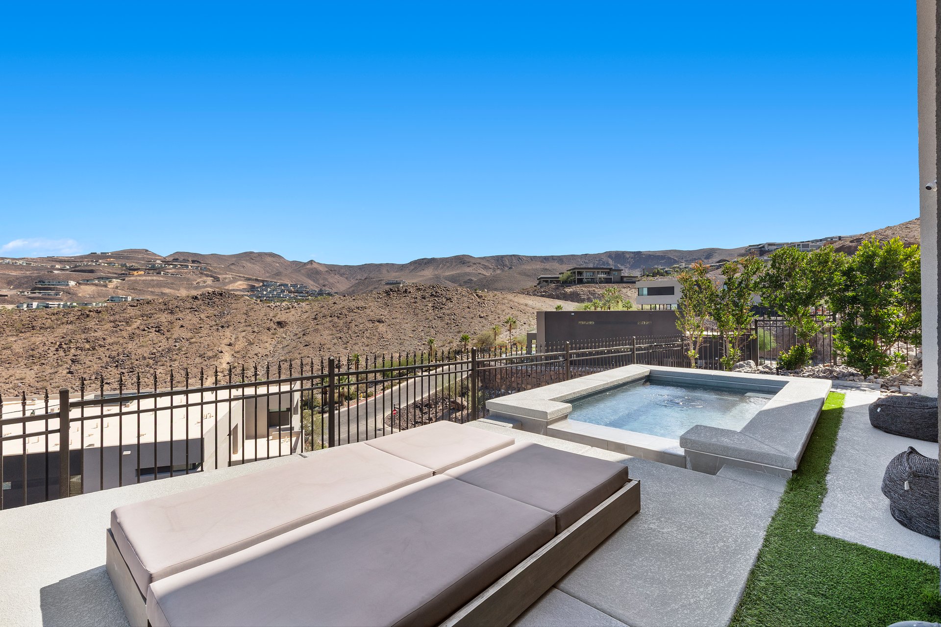 1463 Solitude Ridge Dr