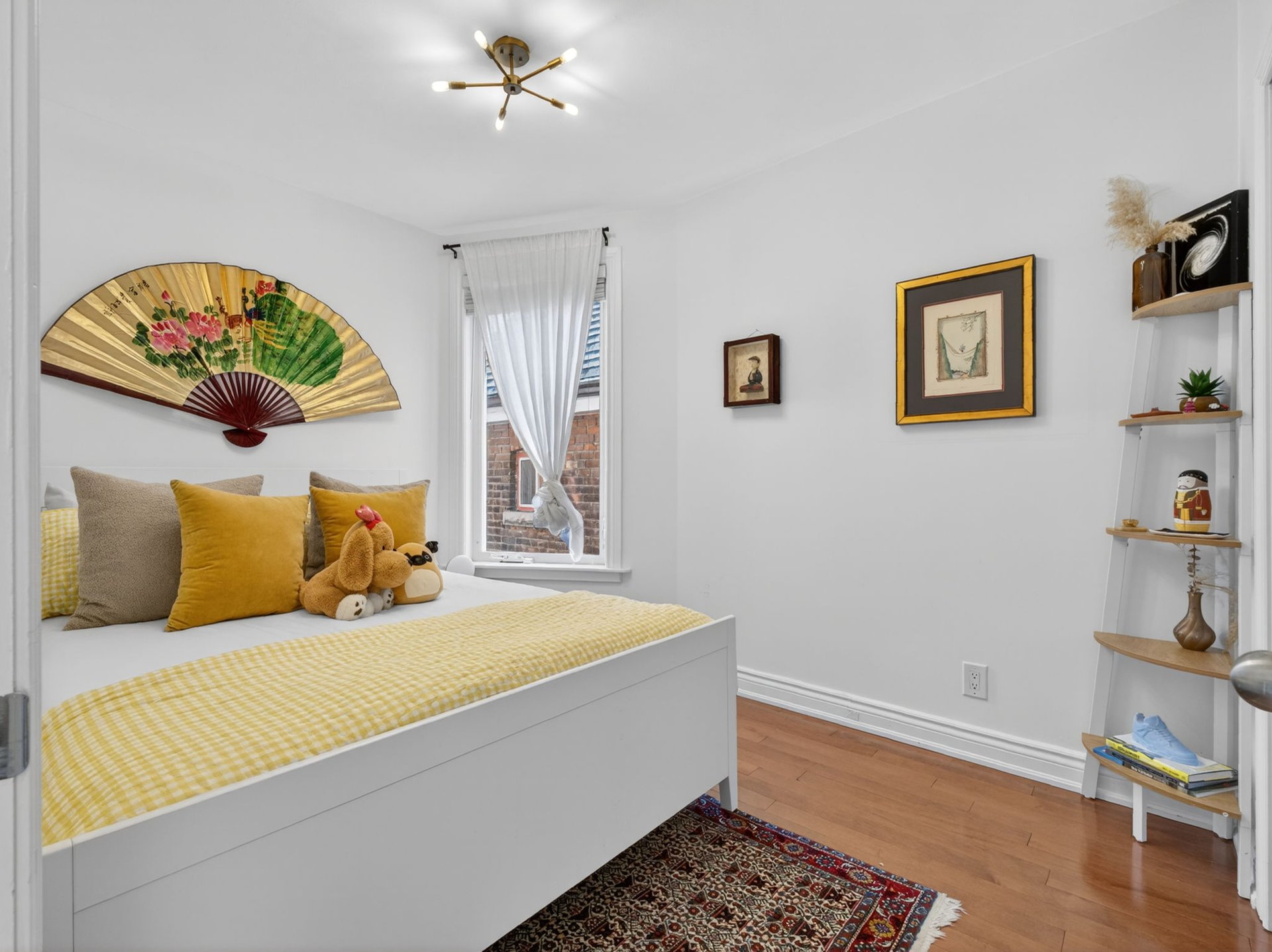 SOLD: Vibrant Corso Italia