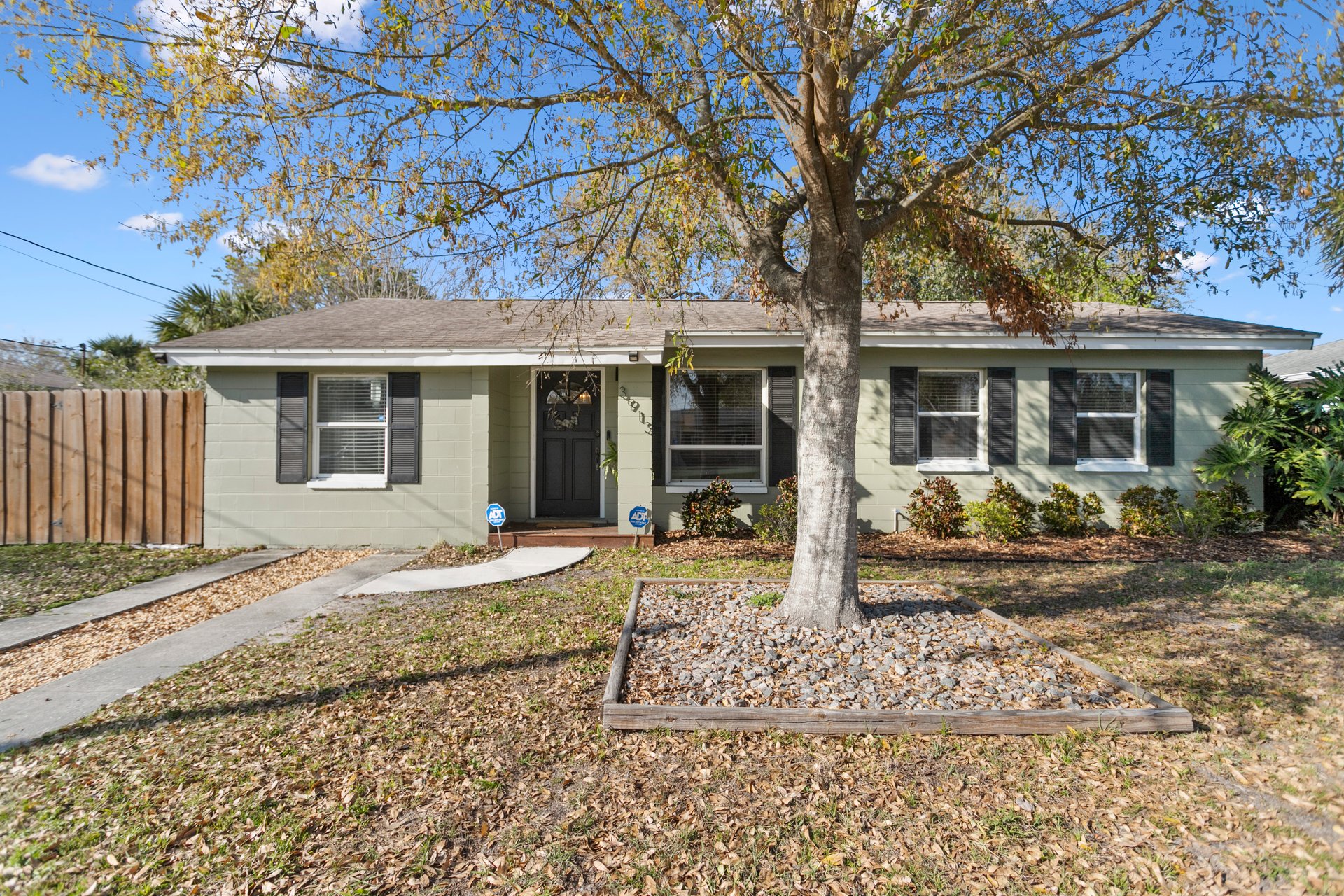 3913 W WALLACE AVE