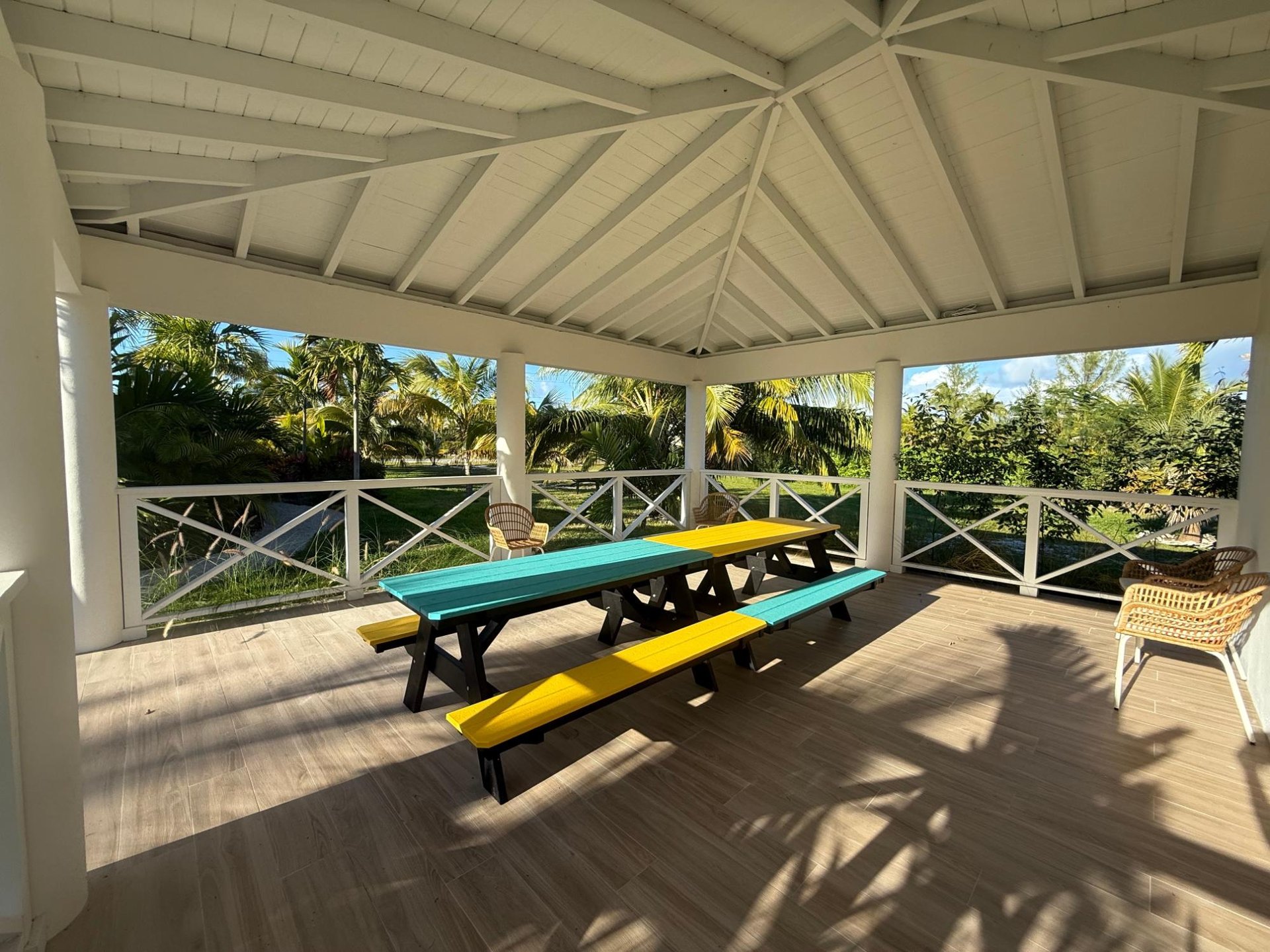 Sunnyside, Treasure Cay 