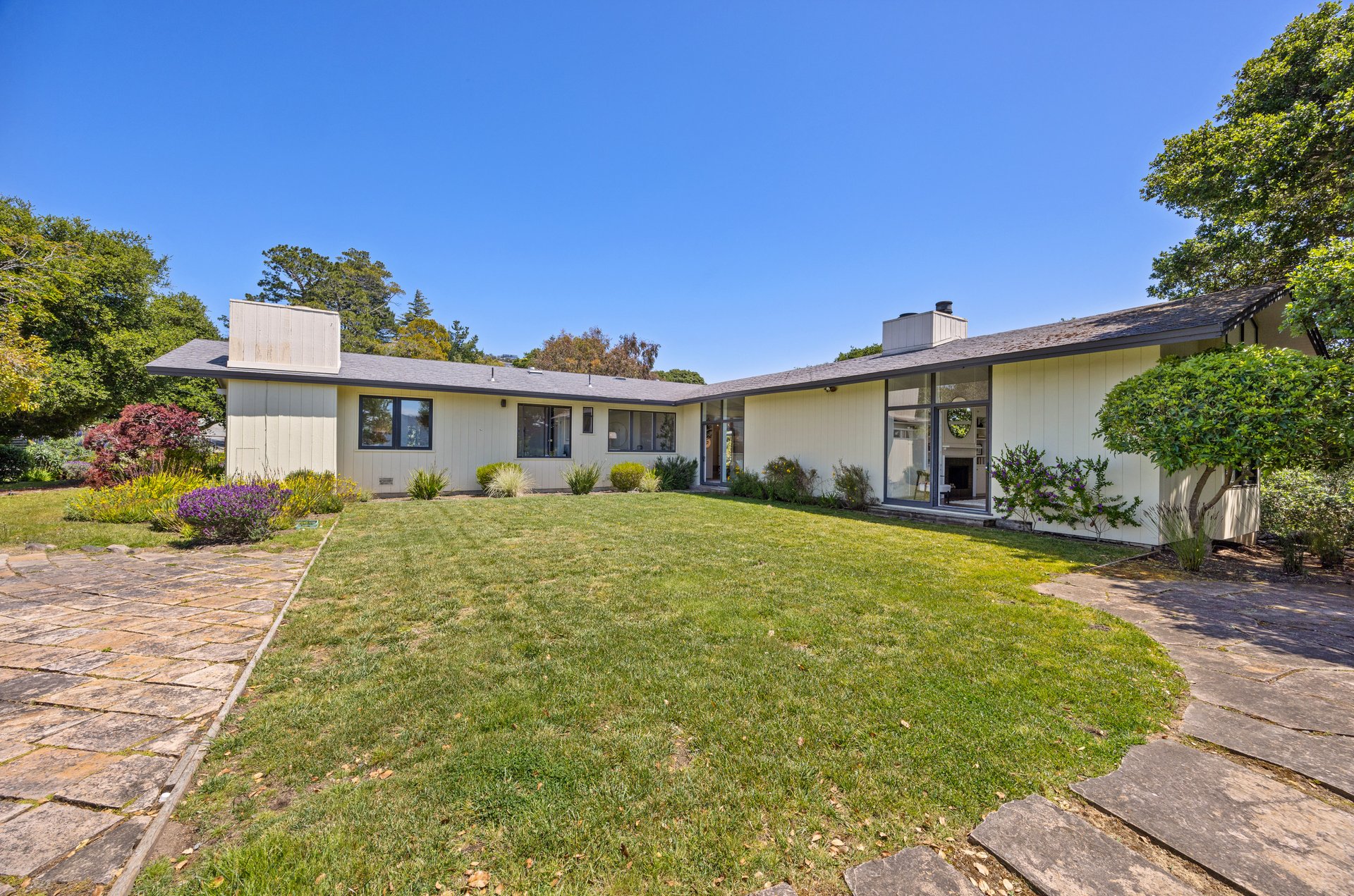 Rare 1+ Acre Dream Site