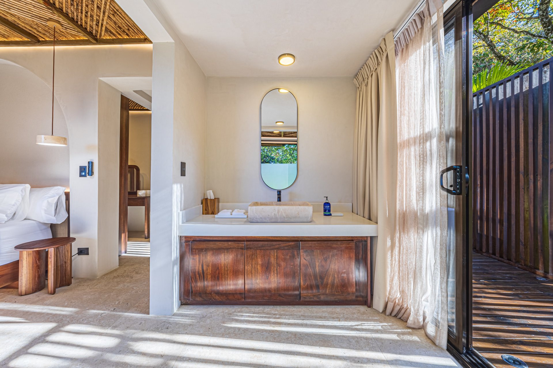 Luxury Hotel Boutique with Ocean Views | Walking distance to the beach | 13.2 Acres