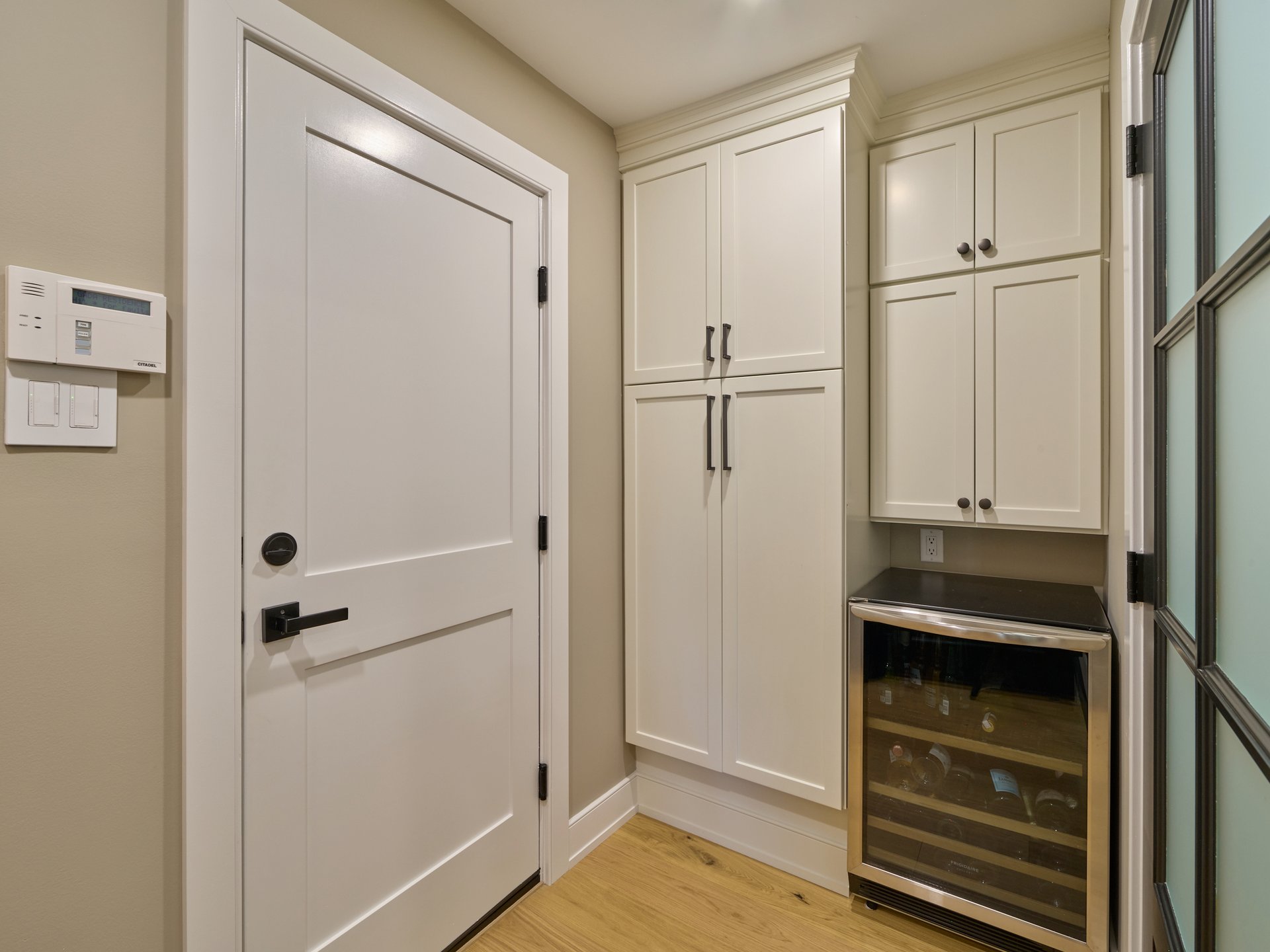 869 Breckinridge Ct 