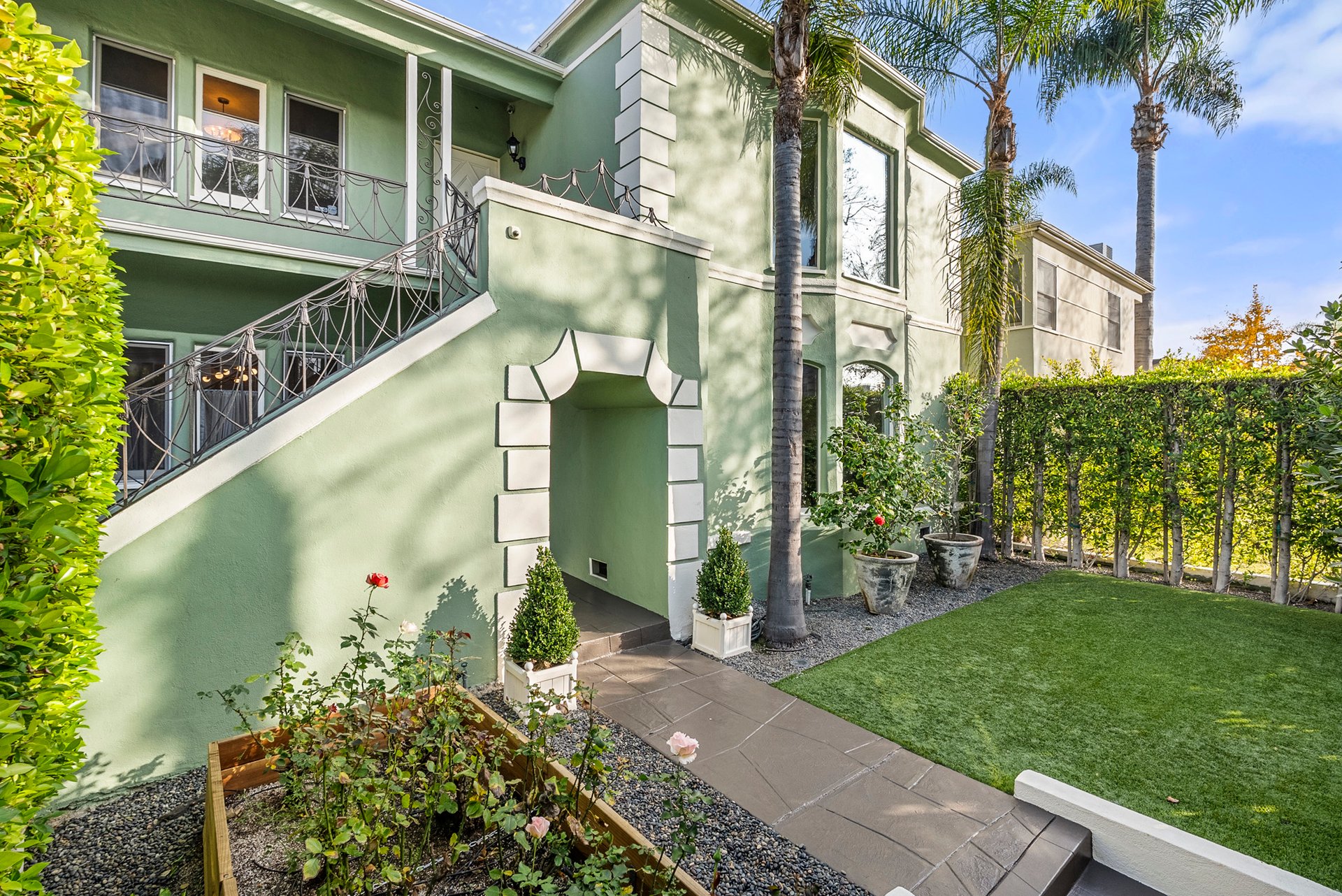 104 N Harper Ave, Beverly Grove