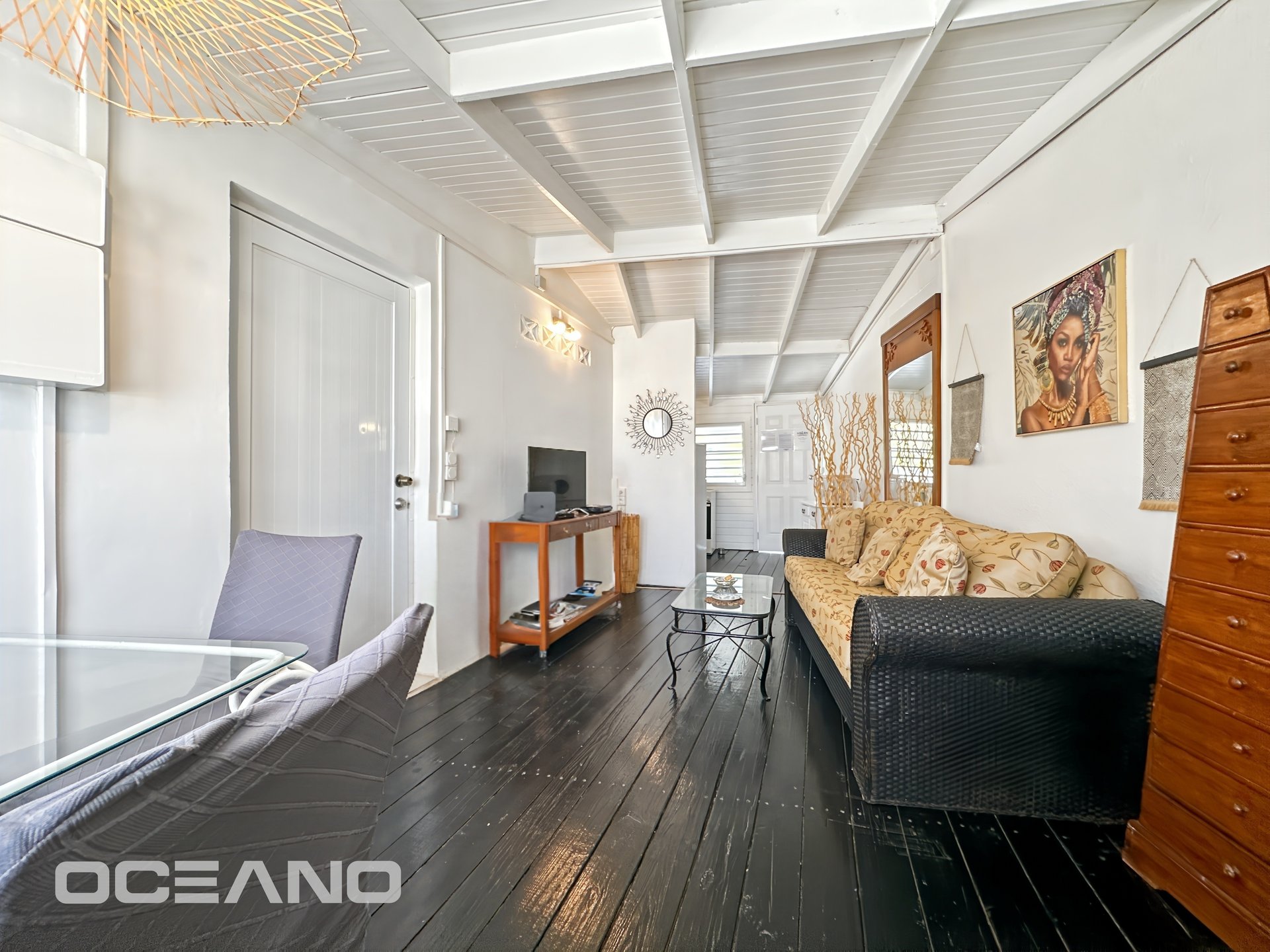 EXCLUSIVE :Set of 4 apartments – one two-bedroom apartment, two one-bedroom apartments, and one studio – IDOLEM Residence, Charm & Potential – IDOLEM Residence, Charm & Potential
