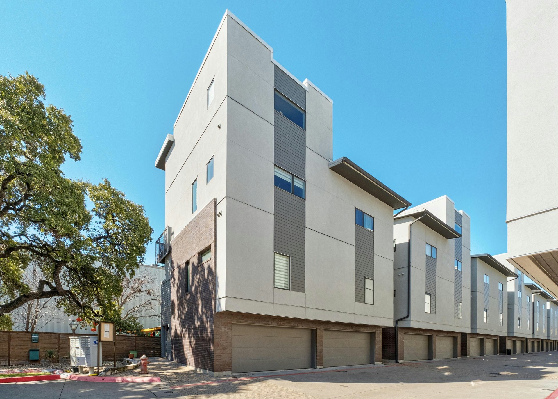 1702 S Lamar Blvd #28