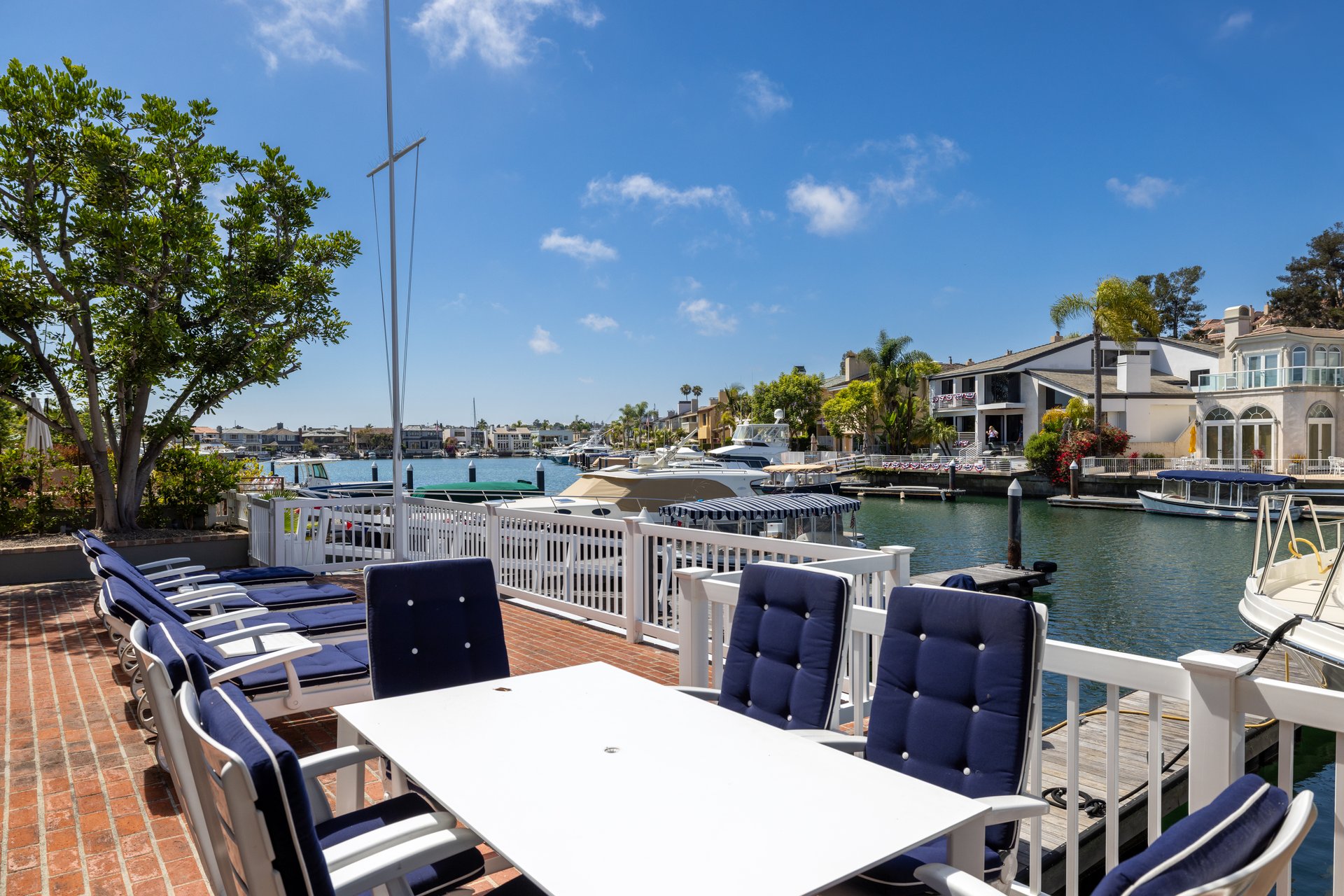 736 Harbor Island Drive 