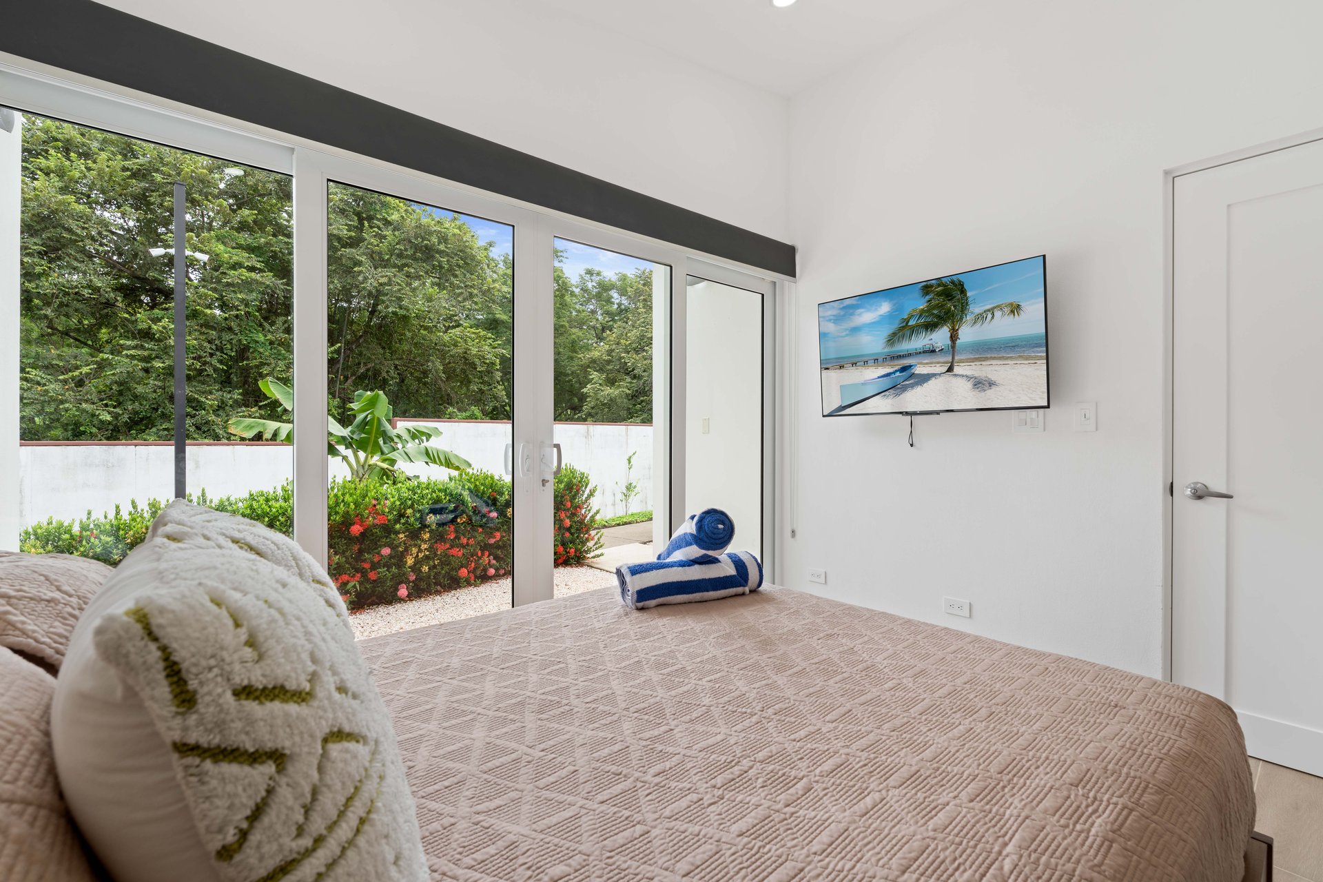Enclave B5 | Modern 3-Bedroom Villa in Gated Community Near Avellanas Beach