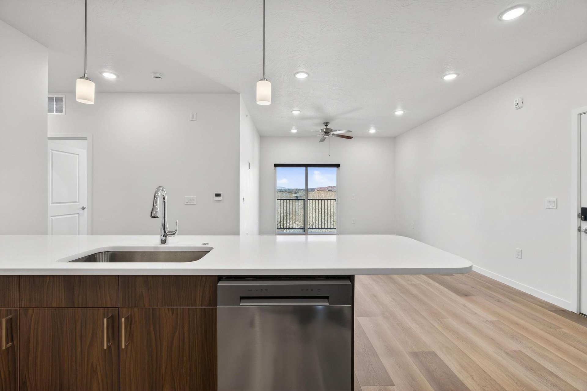 983 W State St A-104