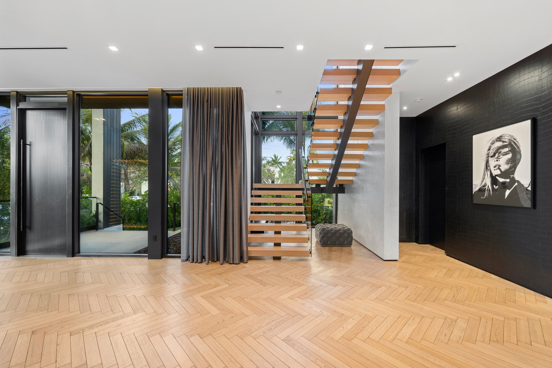 254 Palm Ave