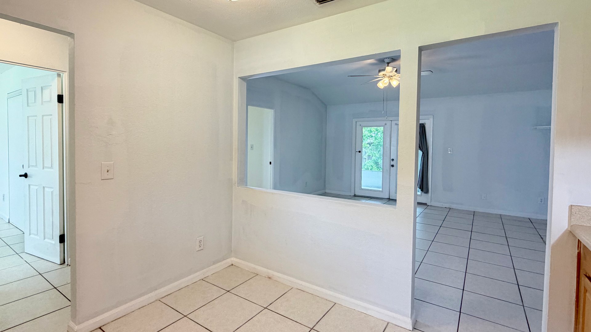 Casselberry Two-Bedroom Unit in Half-Duplex with Private Yard