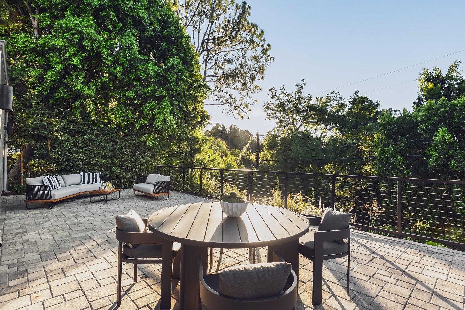 18065 Boris Dr, Encino