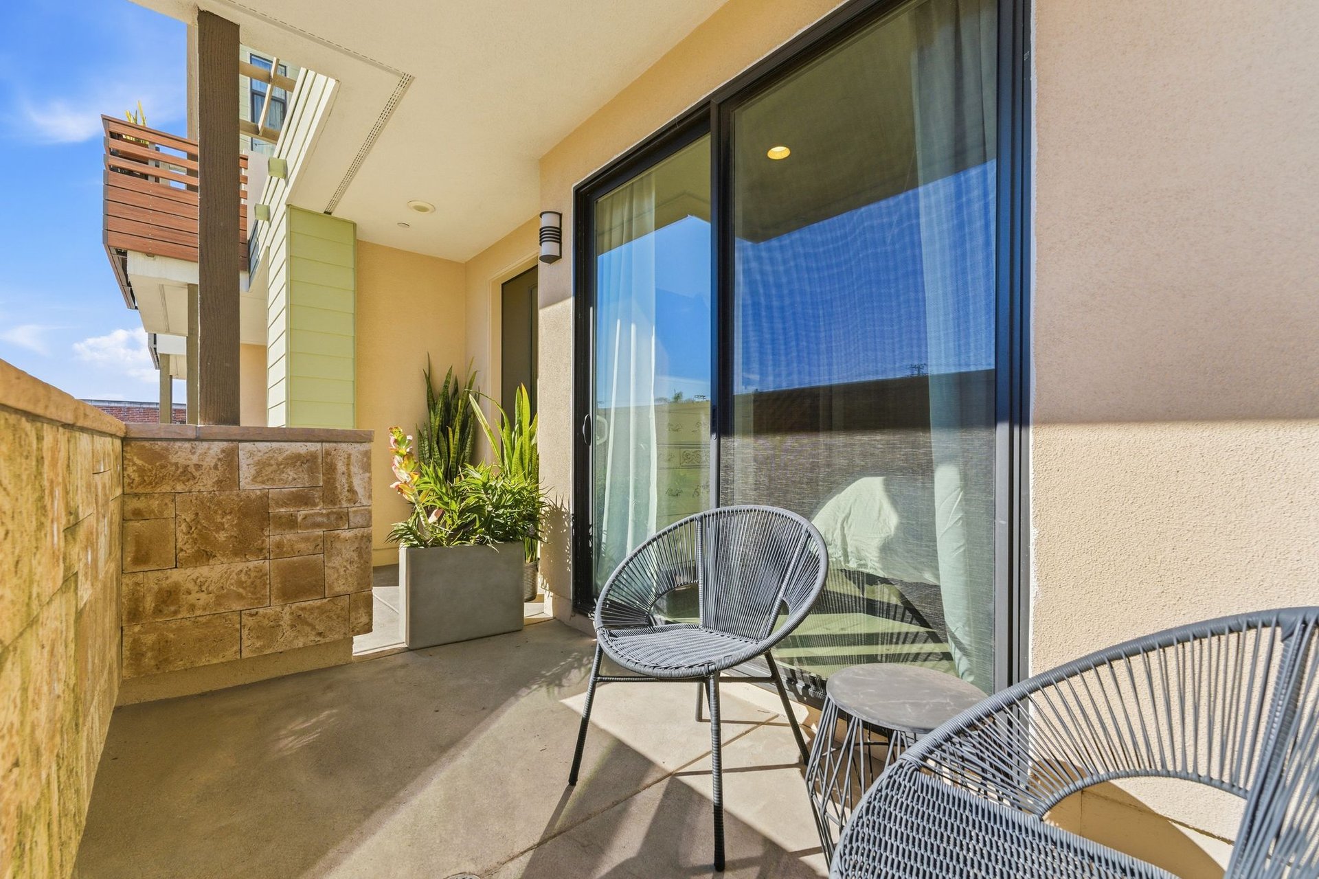 1650 Topanga