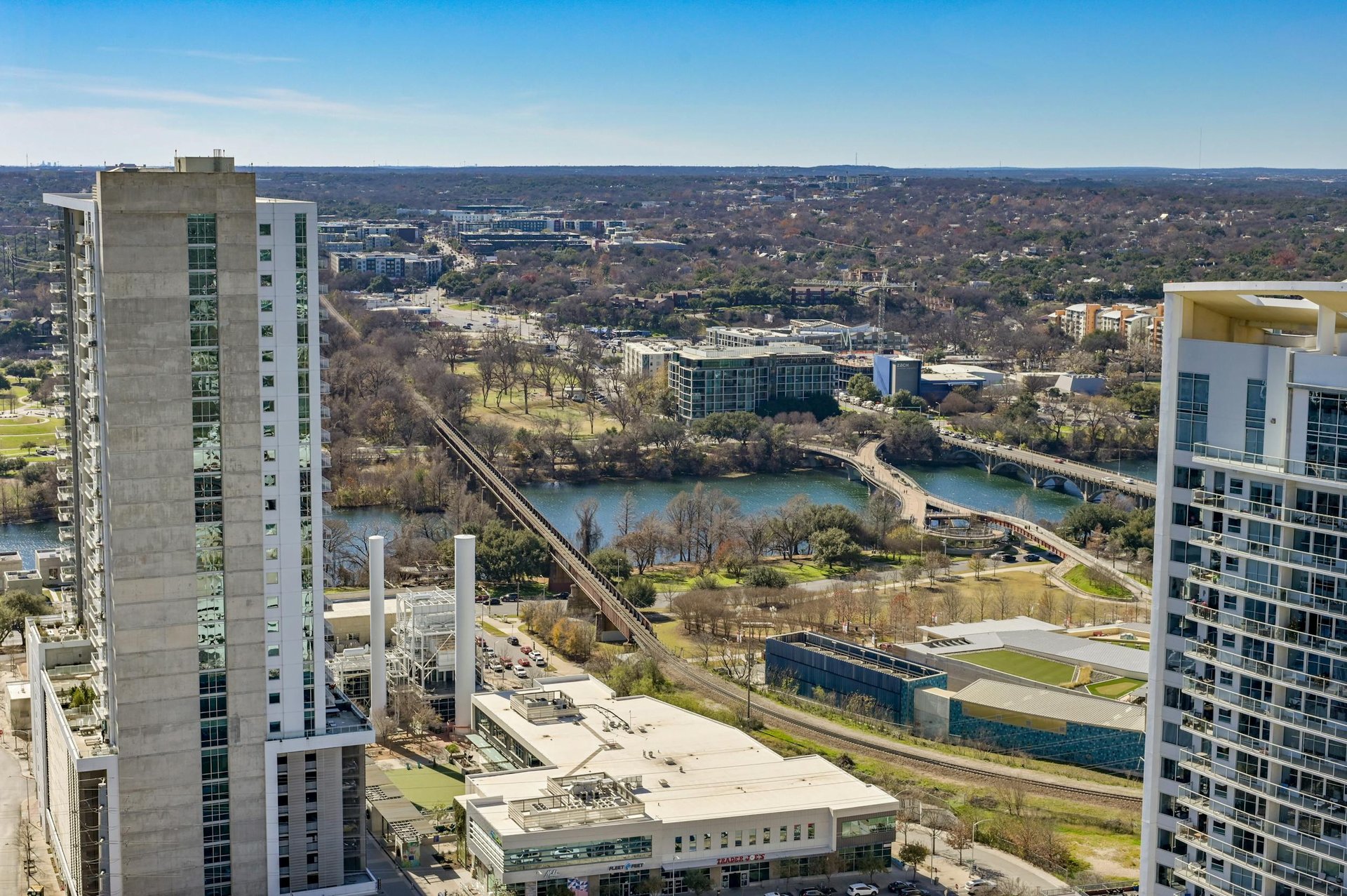 501 West Ave #3202
