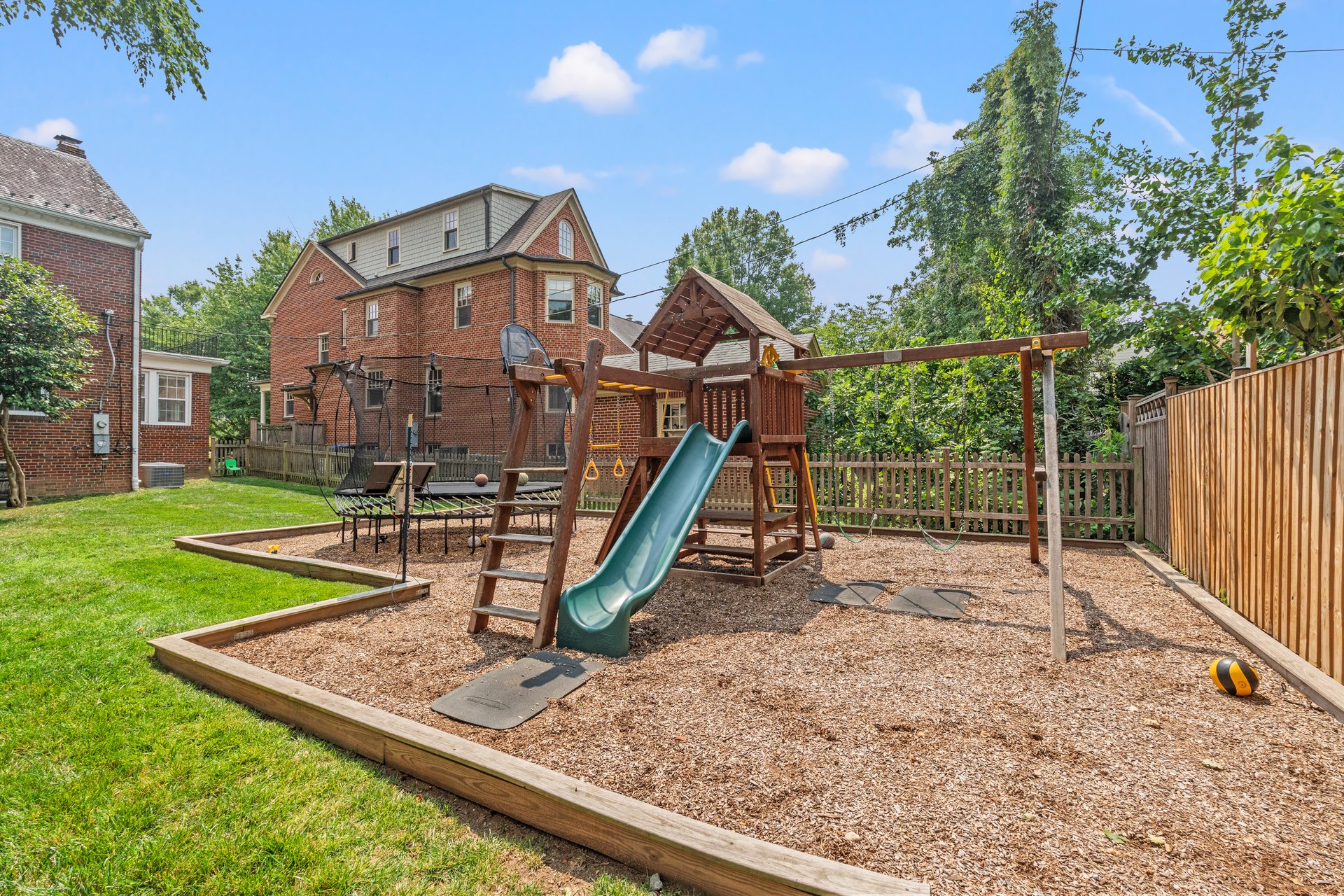 21 W Oak Street