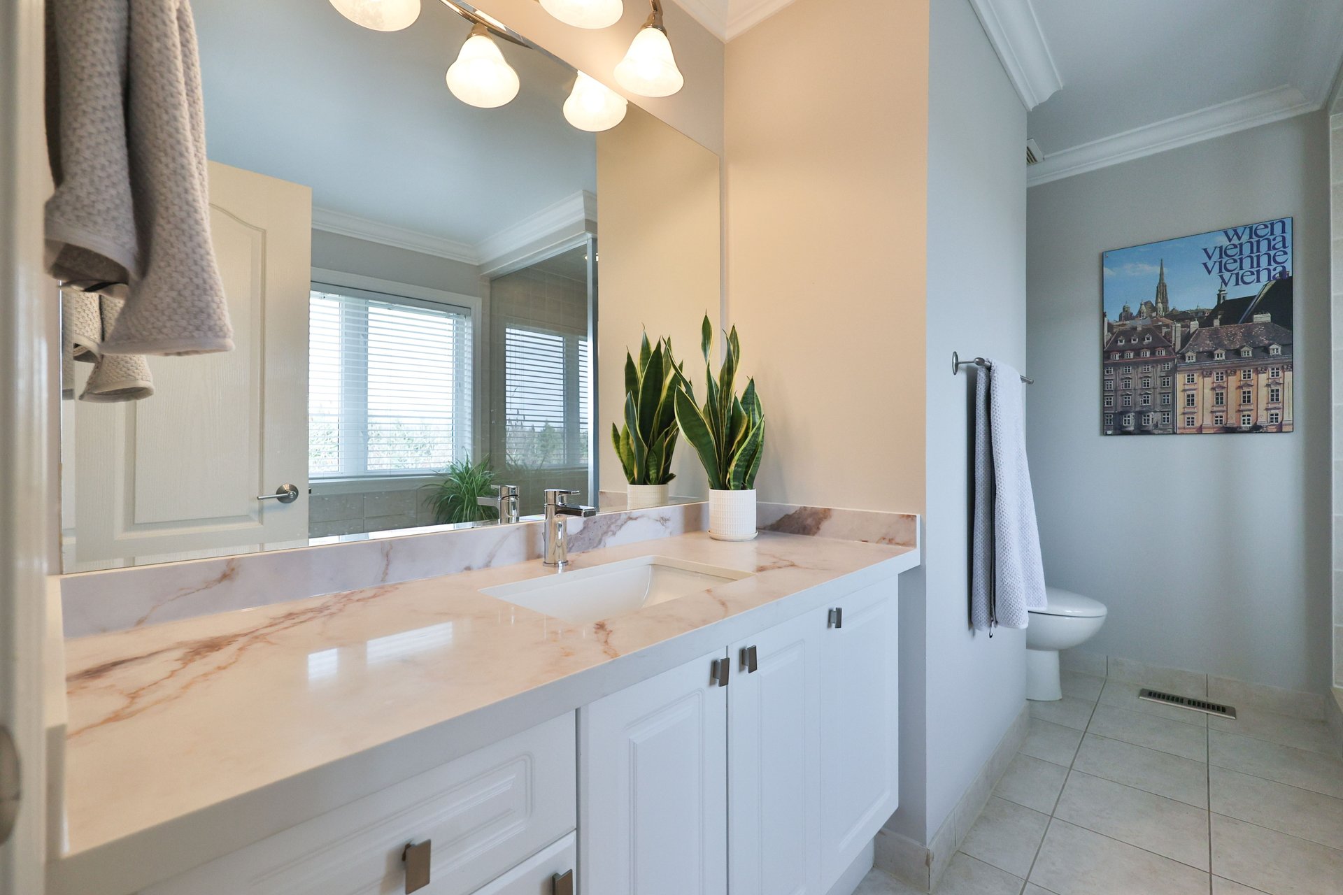 34-2400 Neyagawa Boulevard, Oakville