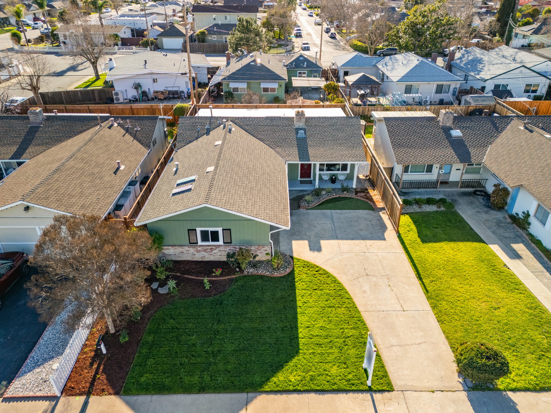 849 Selby LN