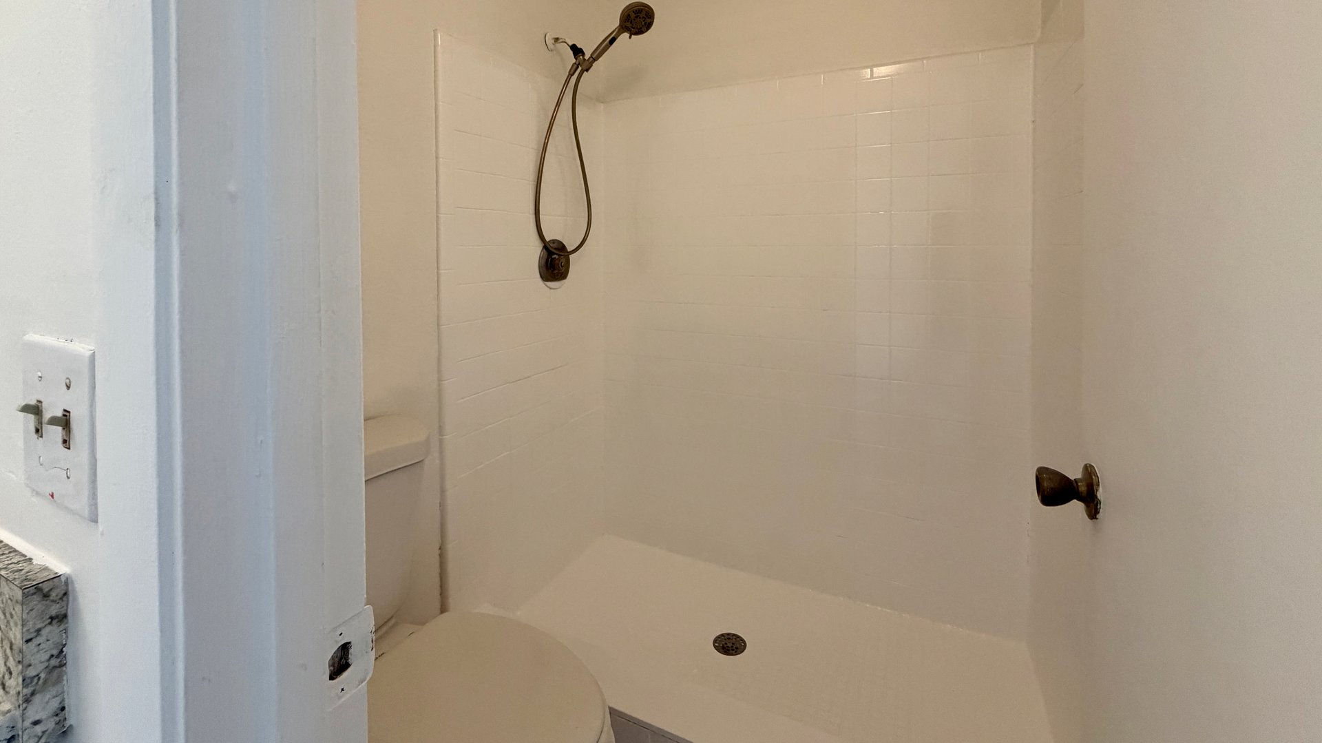 Spacious Ground-Floor Apartment for Lease in Winter Springs
