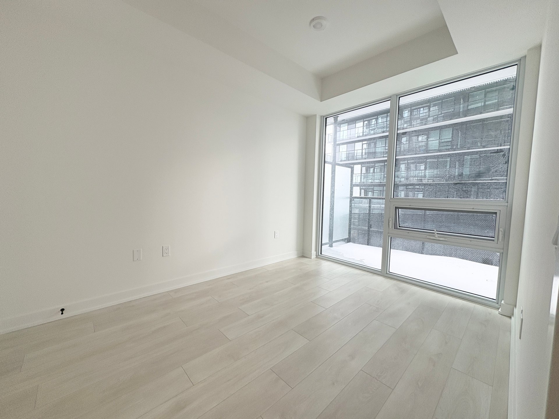 117 Broadway Ave W Unit: 2401