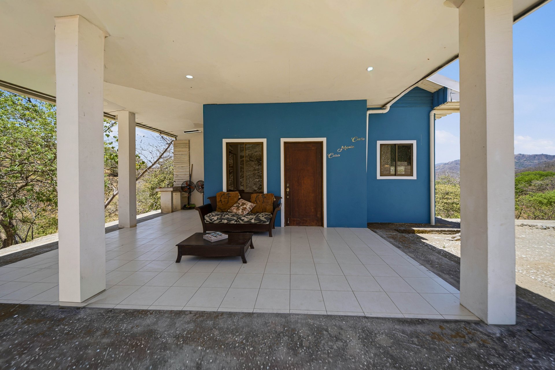 Finca Las Ventanas | Expansive Mountain View Estate Near Potrero
