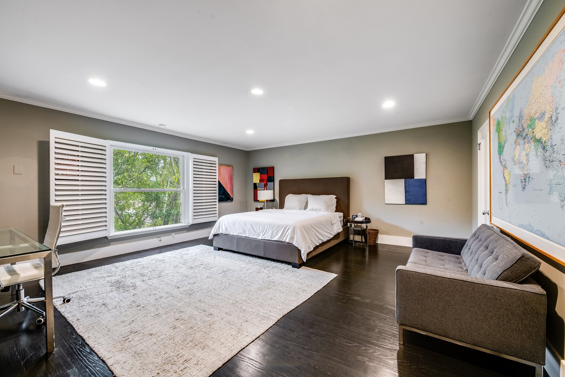 422 Parkwood Dr