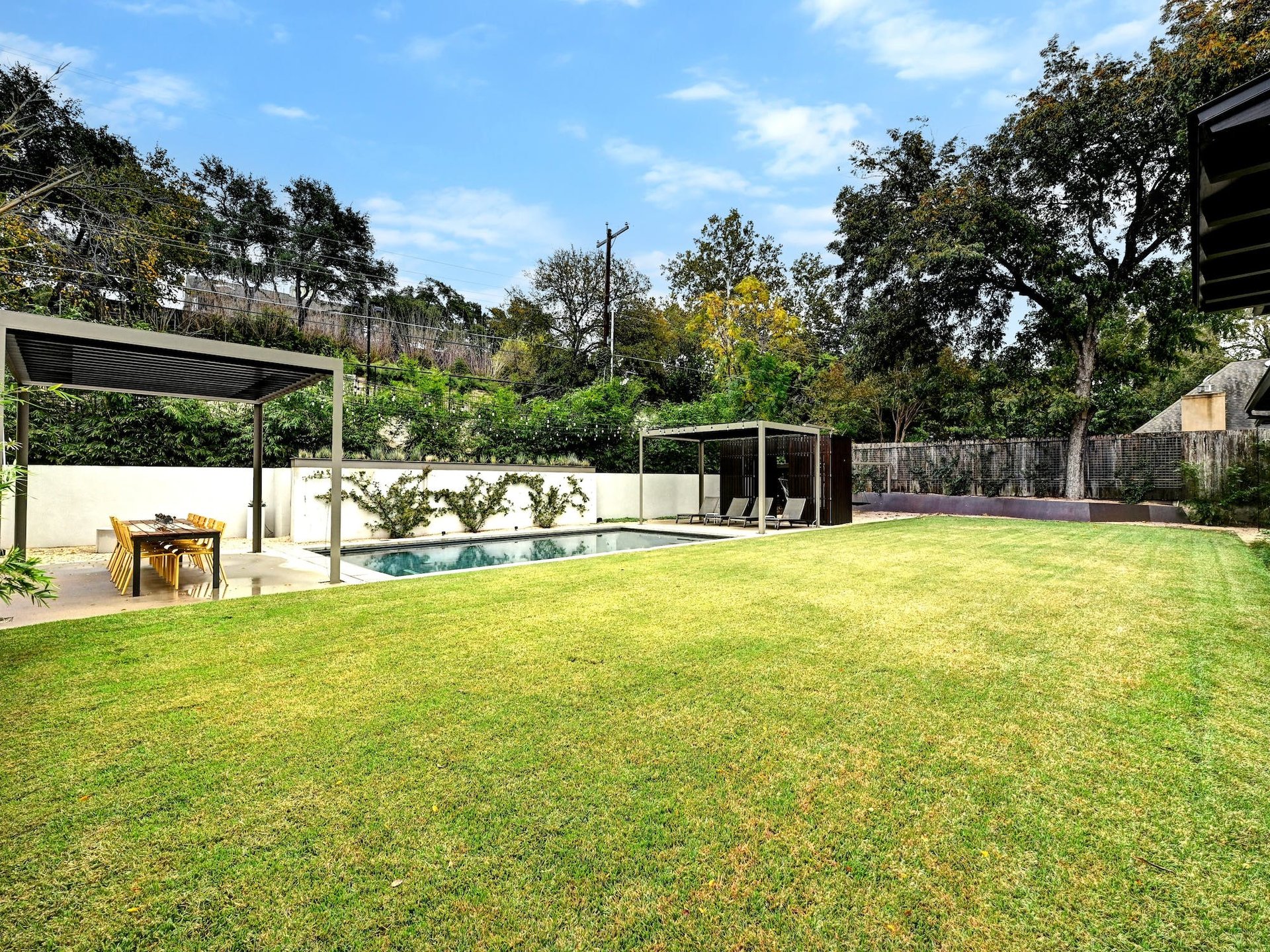 2906 Greenlee DR