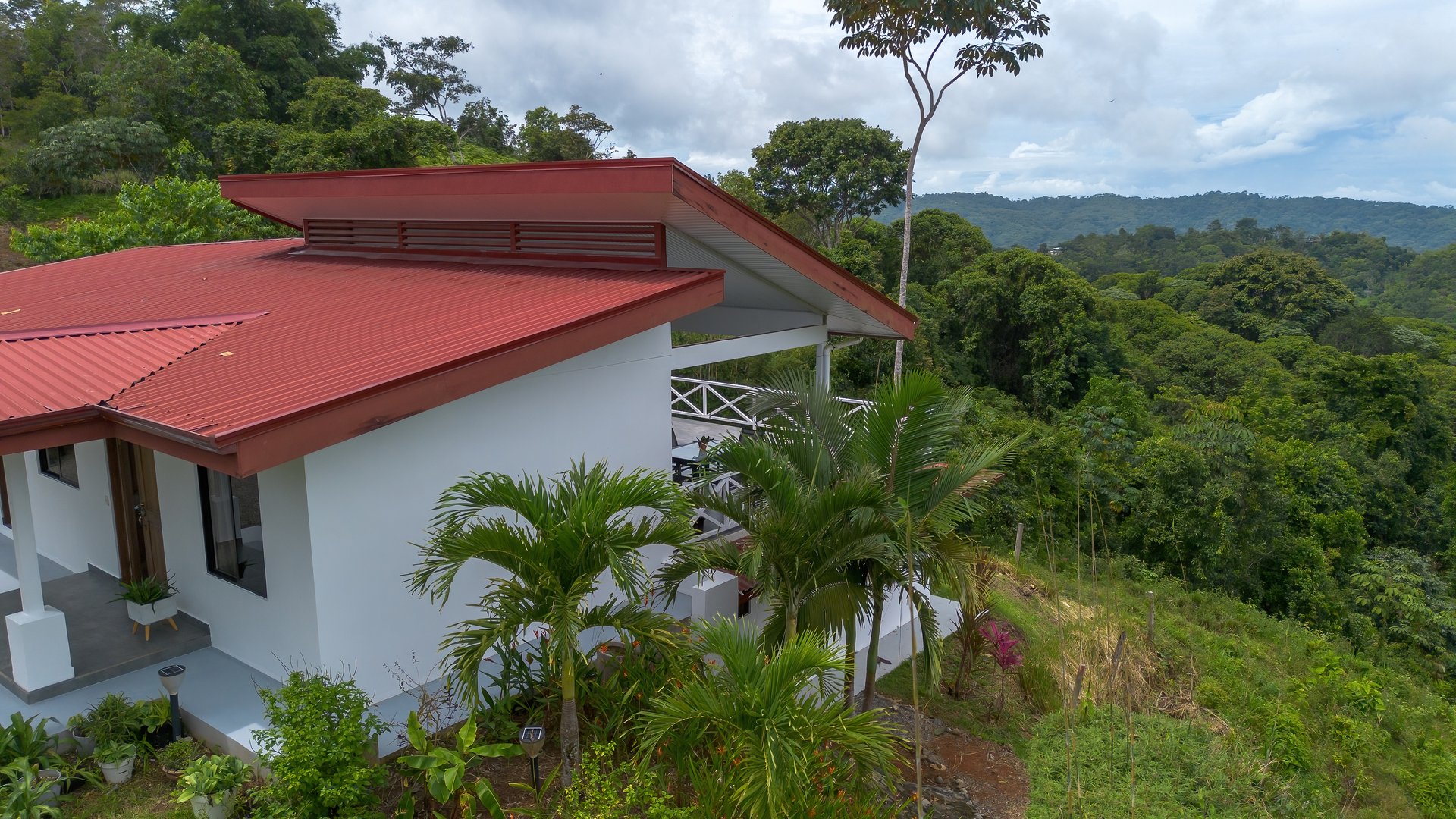 Casa Blanca – Ocean & Mountain View Home in Platanillo