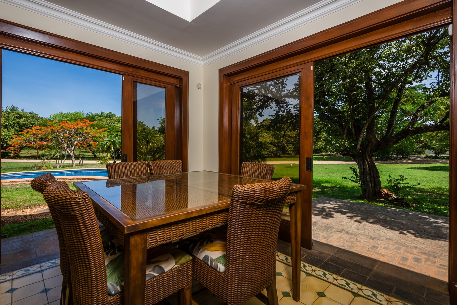 Casa Miraflores, Reserva De Golf #94 | Welcome to Casa Miraflores, an exquisite colonial-style estate home located in Hacienda Pinilla!