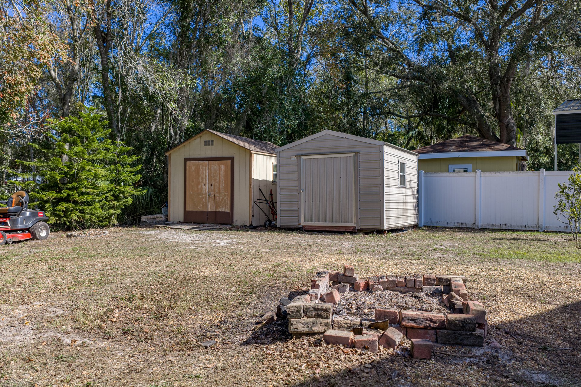 3926 MEADOWLARK CT