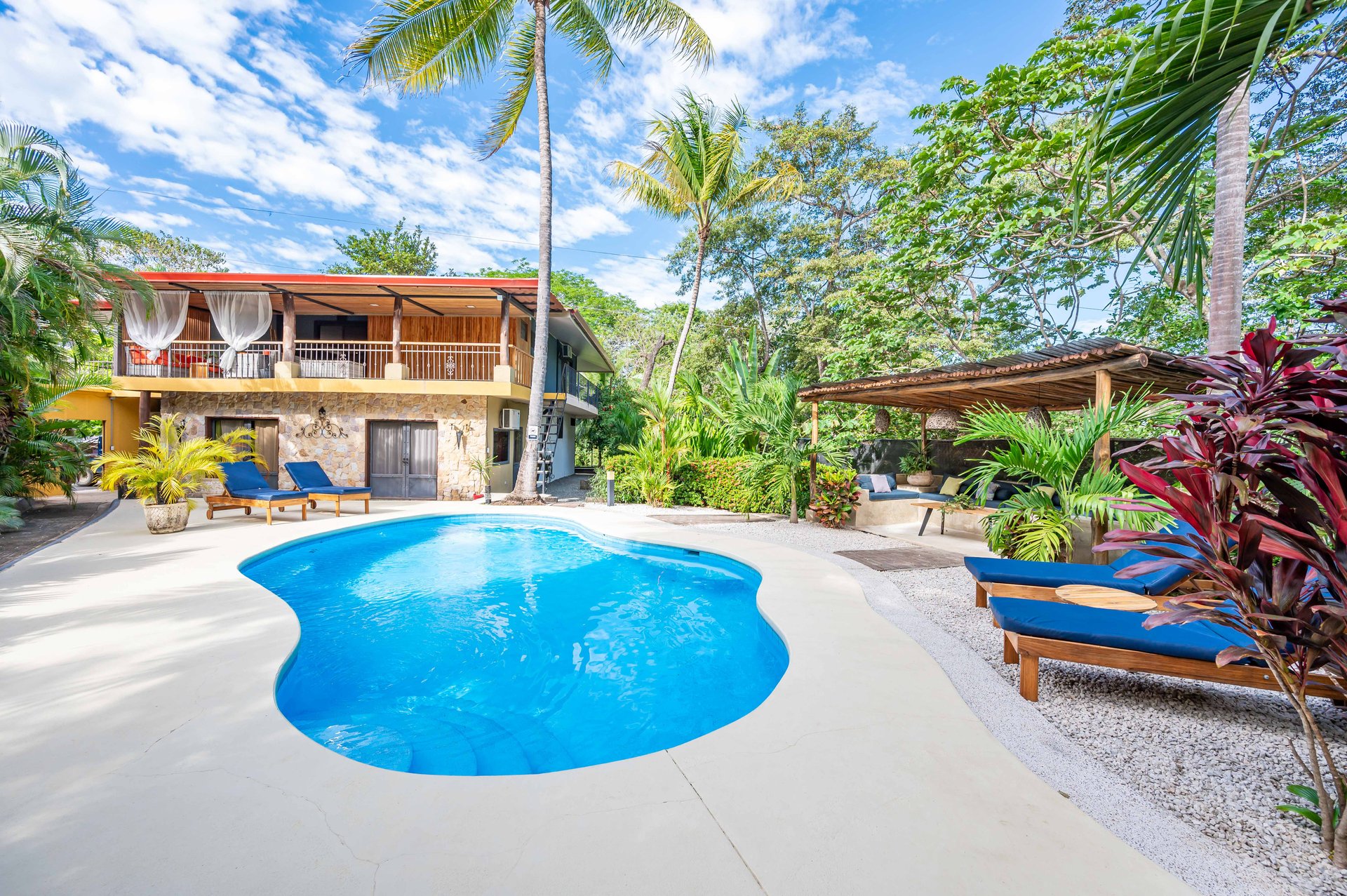 Cornett Retreat | Multi-Unit Colonial Compound 10 Mins to Playa Grande