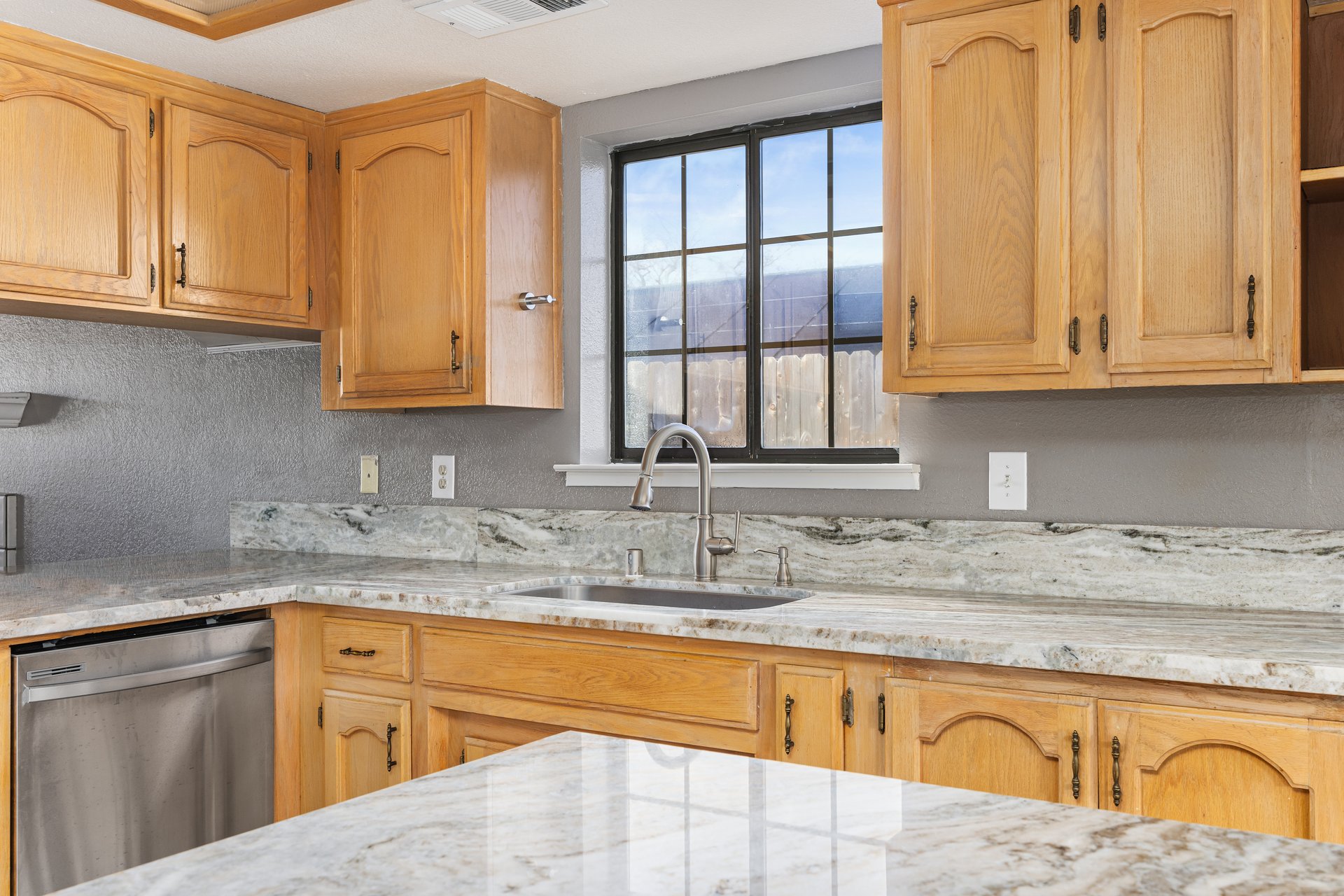 Charming Downtown Tehachapi Home – 1150 Magnolia Court