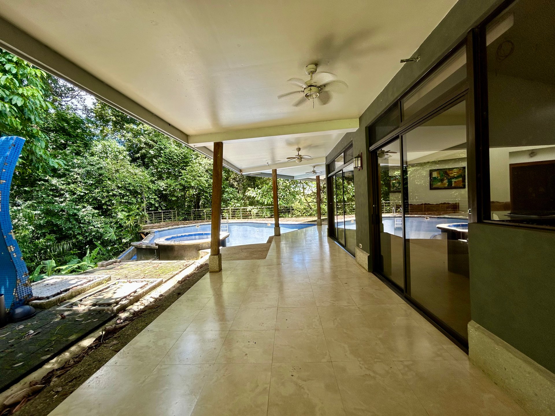Fixer-Upper Home with an studio Office in Palmar Norte on a 7.58 Acres Property