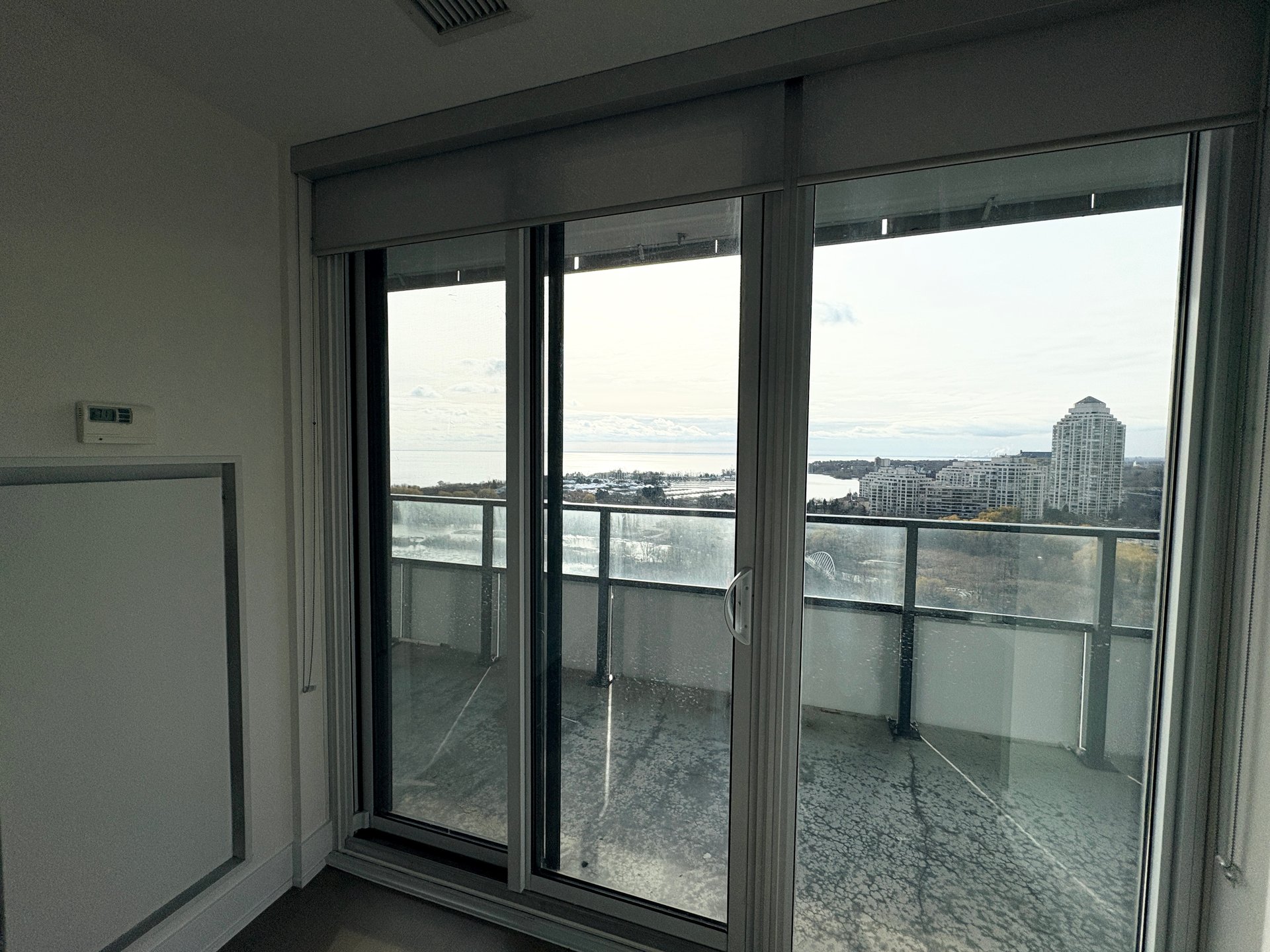 20 Shore Breeze Drive 1502