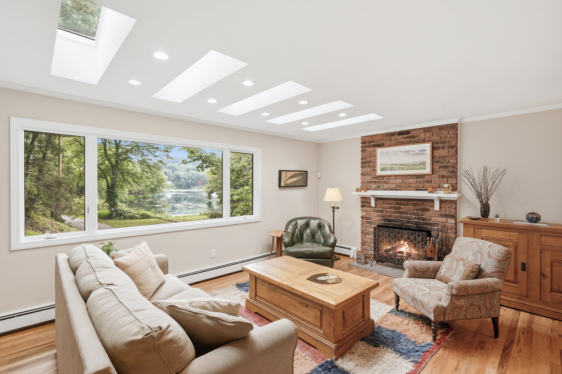 11 Upper Lakeshore Drive