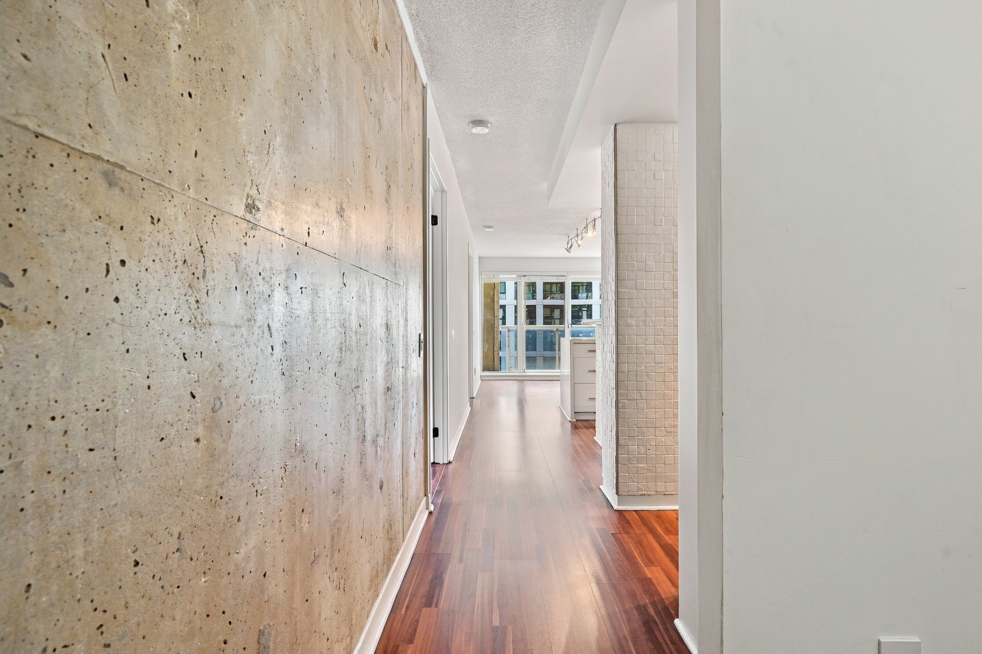 Immaculate 2 Bedroom Corner Unit