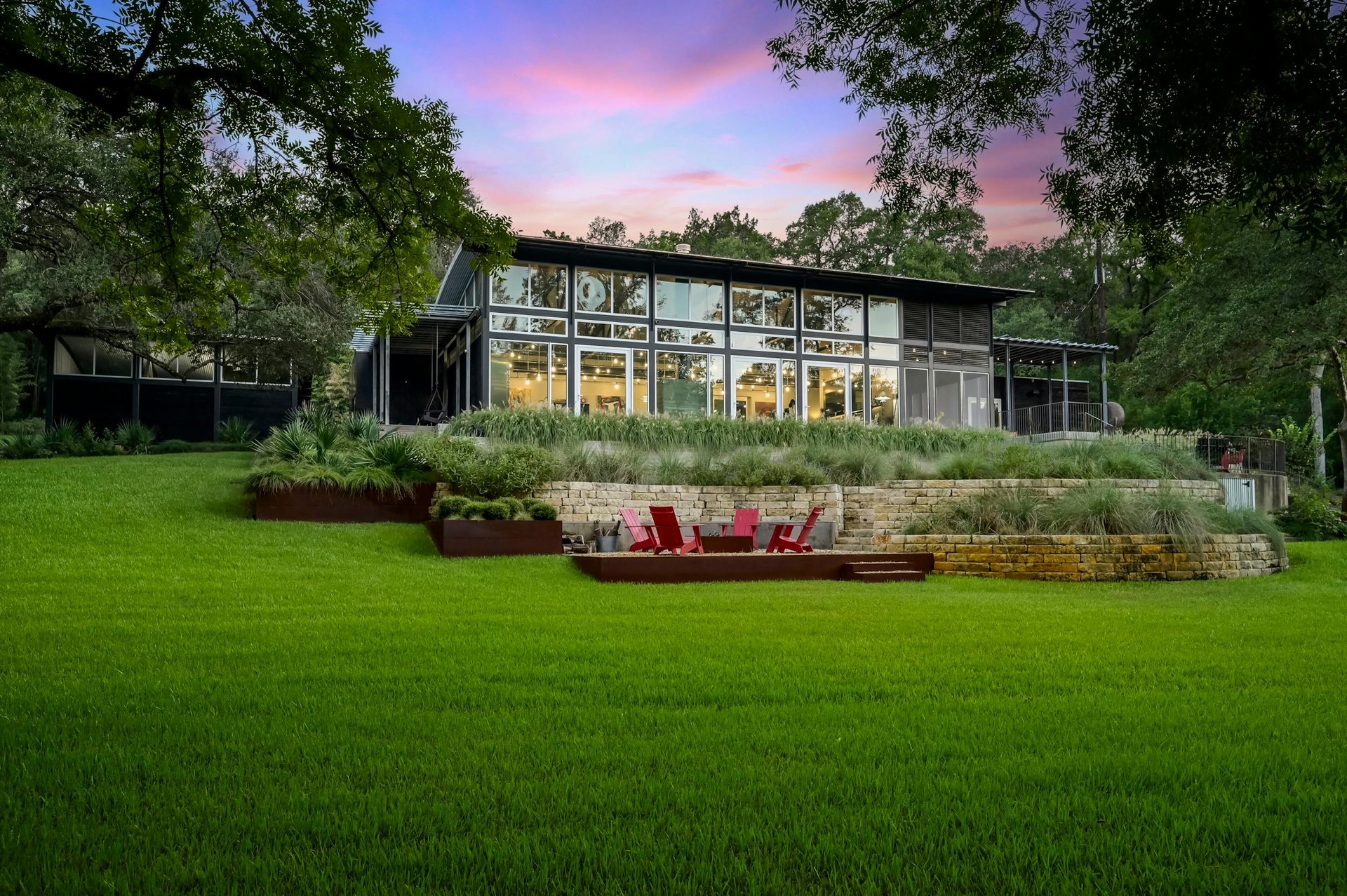 2212 River Hills Road 