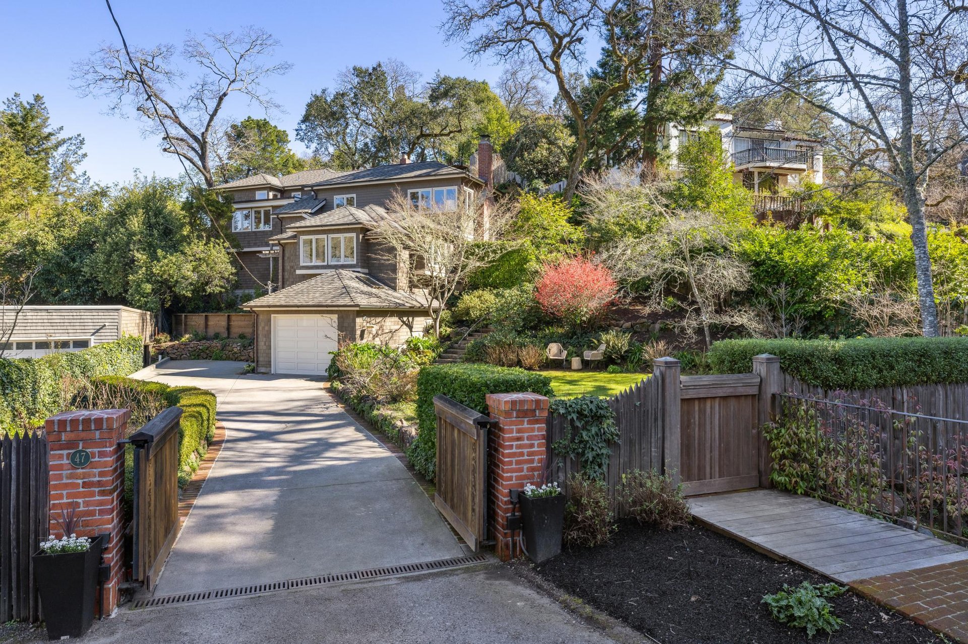 47 Willow Ave
