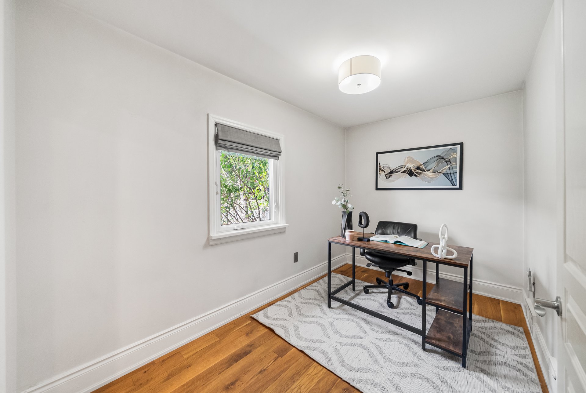 1141 Lakeshore Rd W