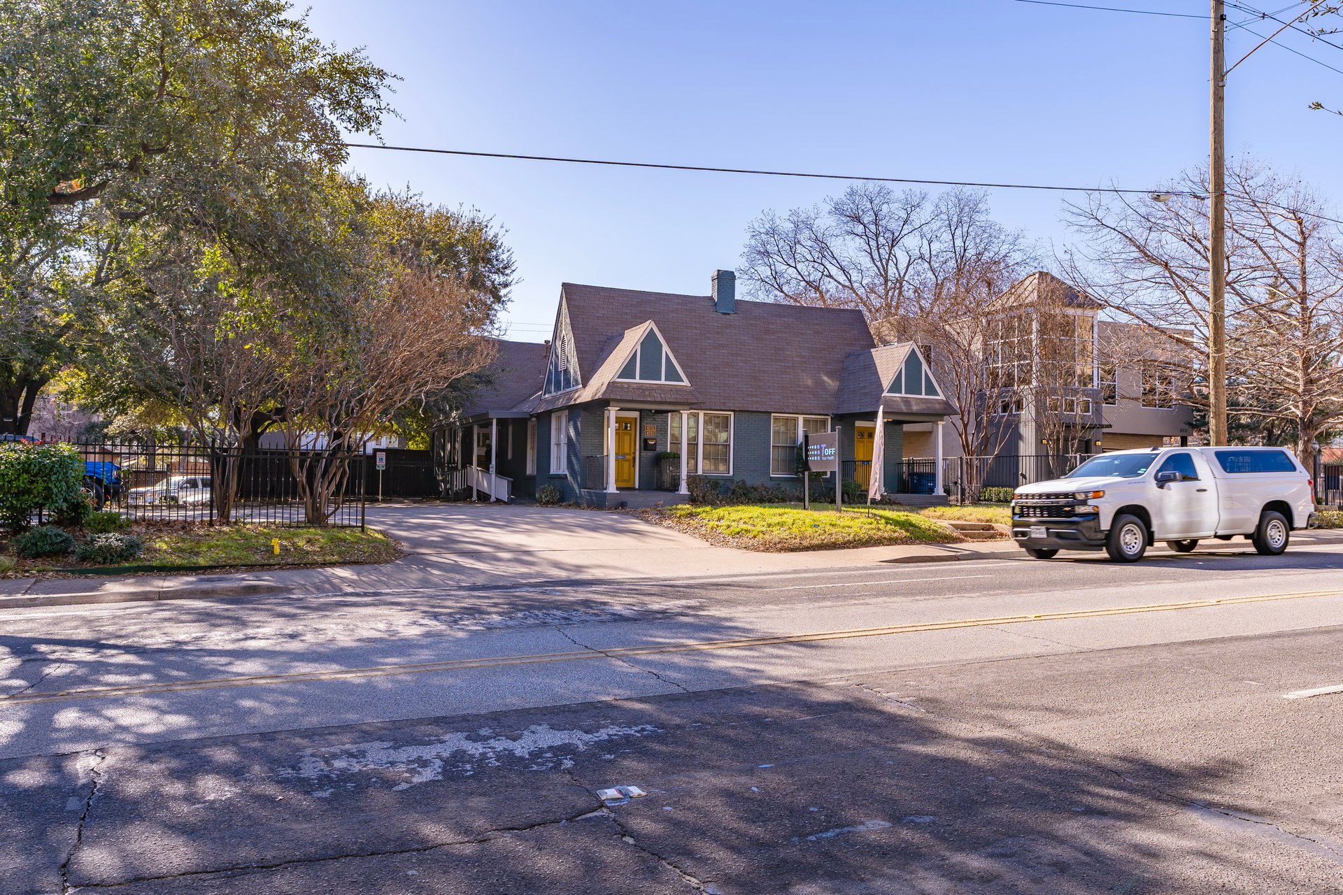 4231-4233 Cedar Springs Rd