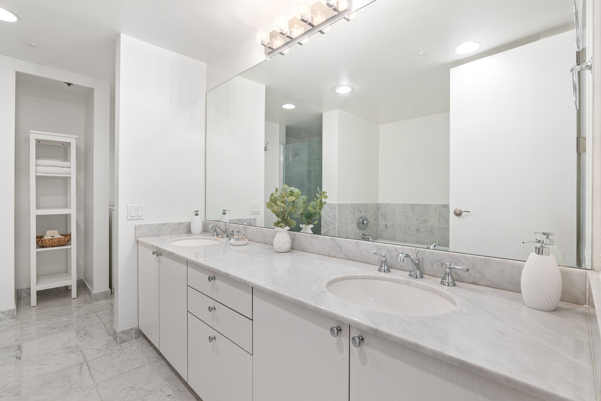 The Dorchester #408, Wilshire Corridor
