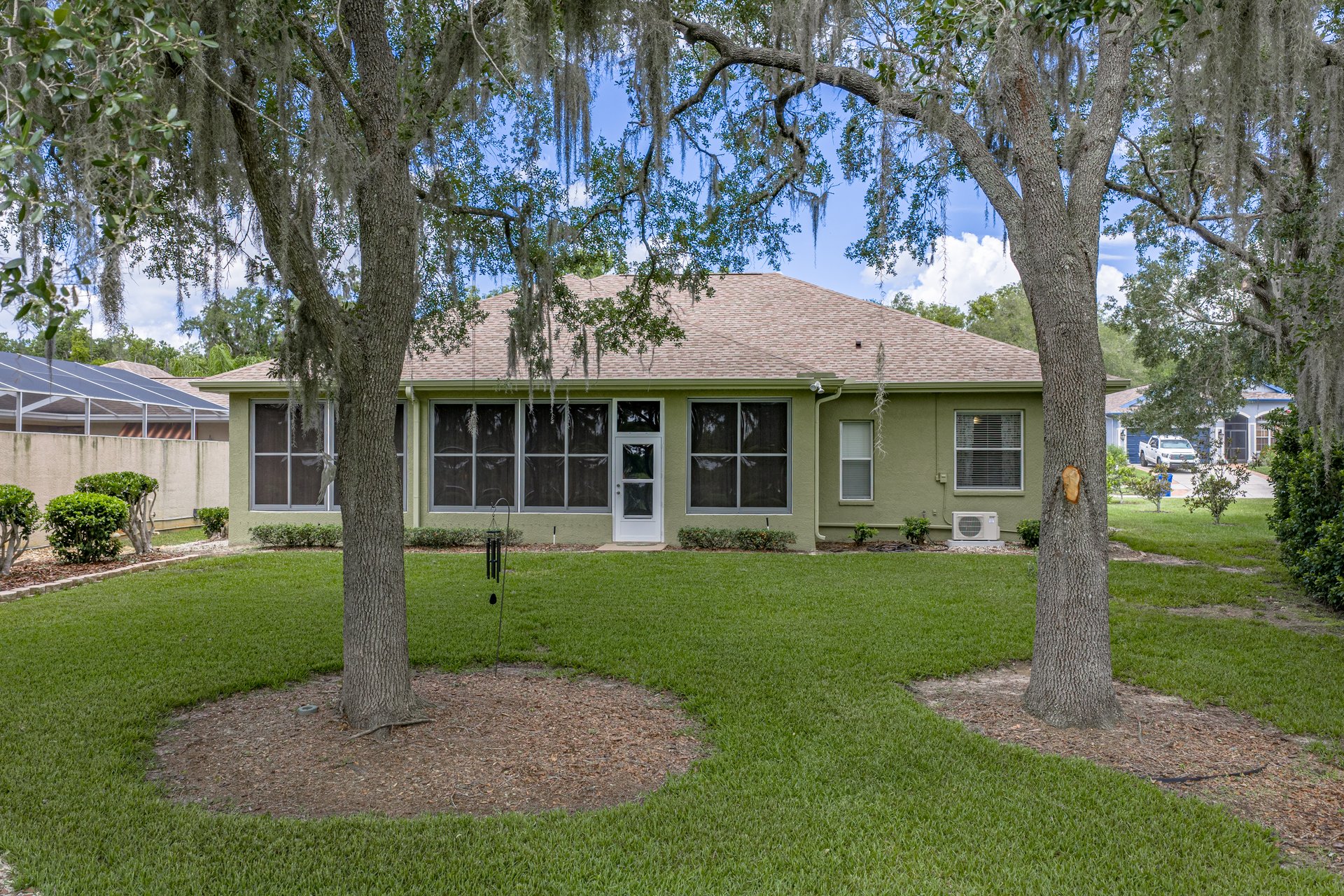 12215 WOODLANDS CIR