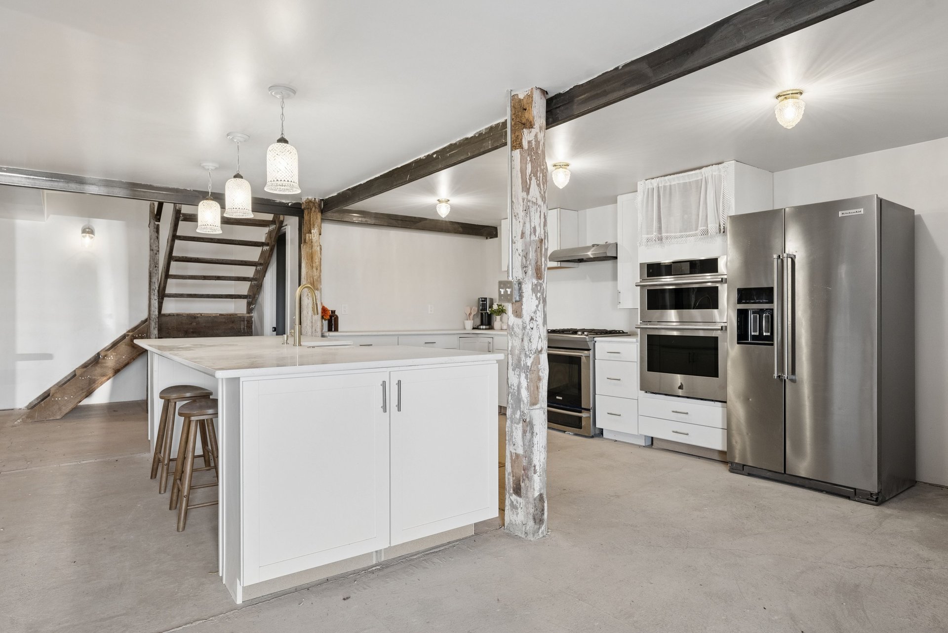 17885 Brick Heights